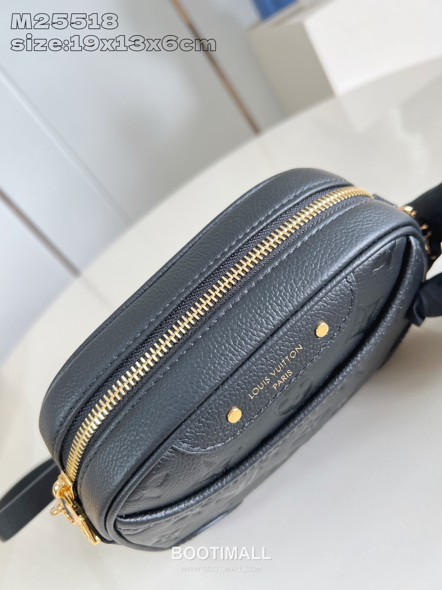 Louis Vuitton Tiny Camera Bag Monogram Empreinte Leather Crossbody Bag with Front Pocket Detail 루이비통 타이니 카메라백 모노그램 앙프렝뜨 레더 프론트포켓 크로스백 M25518 19cm 6