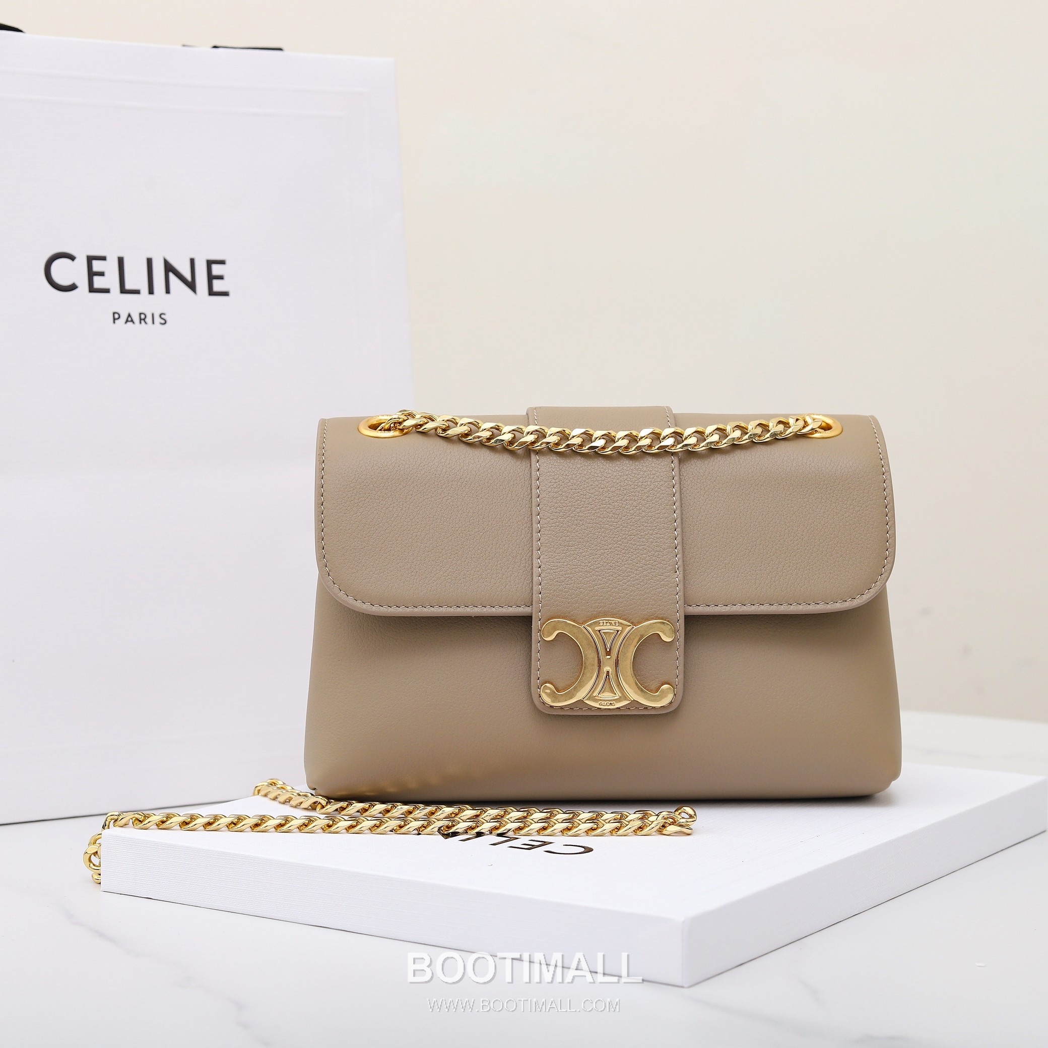 Celine Triomphe Calfskin Leather Shoulder Bag with Chain Strap Detail 셀린느 트리옹프 스몰 카프스킨 블랙 숄더백 116593 21cm 1