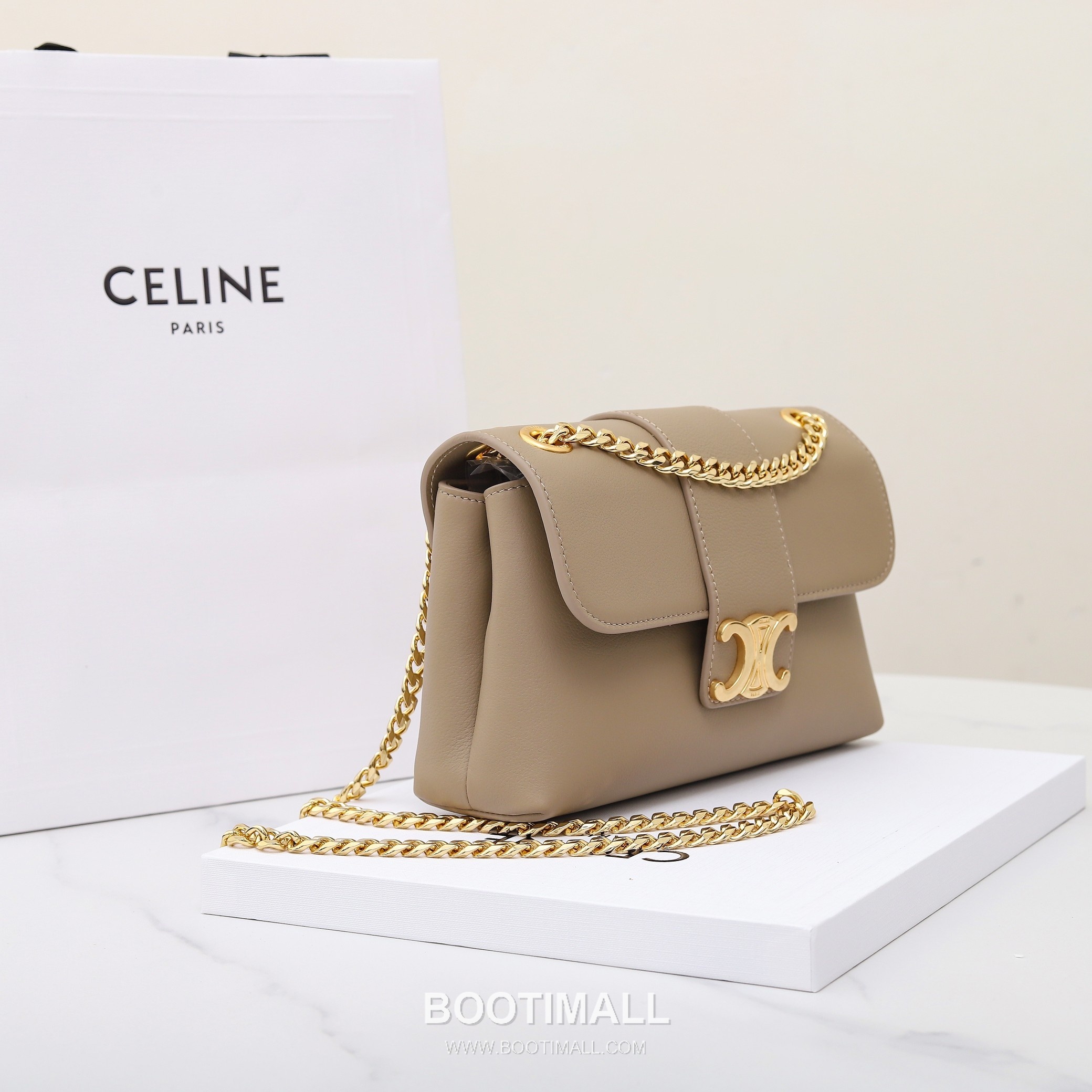 Celine Triomphe Calfskin Leather Shoulder Bag with Chain Strap Detail 셀린느 트리옹프 스몰 카프스킨 블랙 숄더백 116593 21cm 2