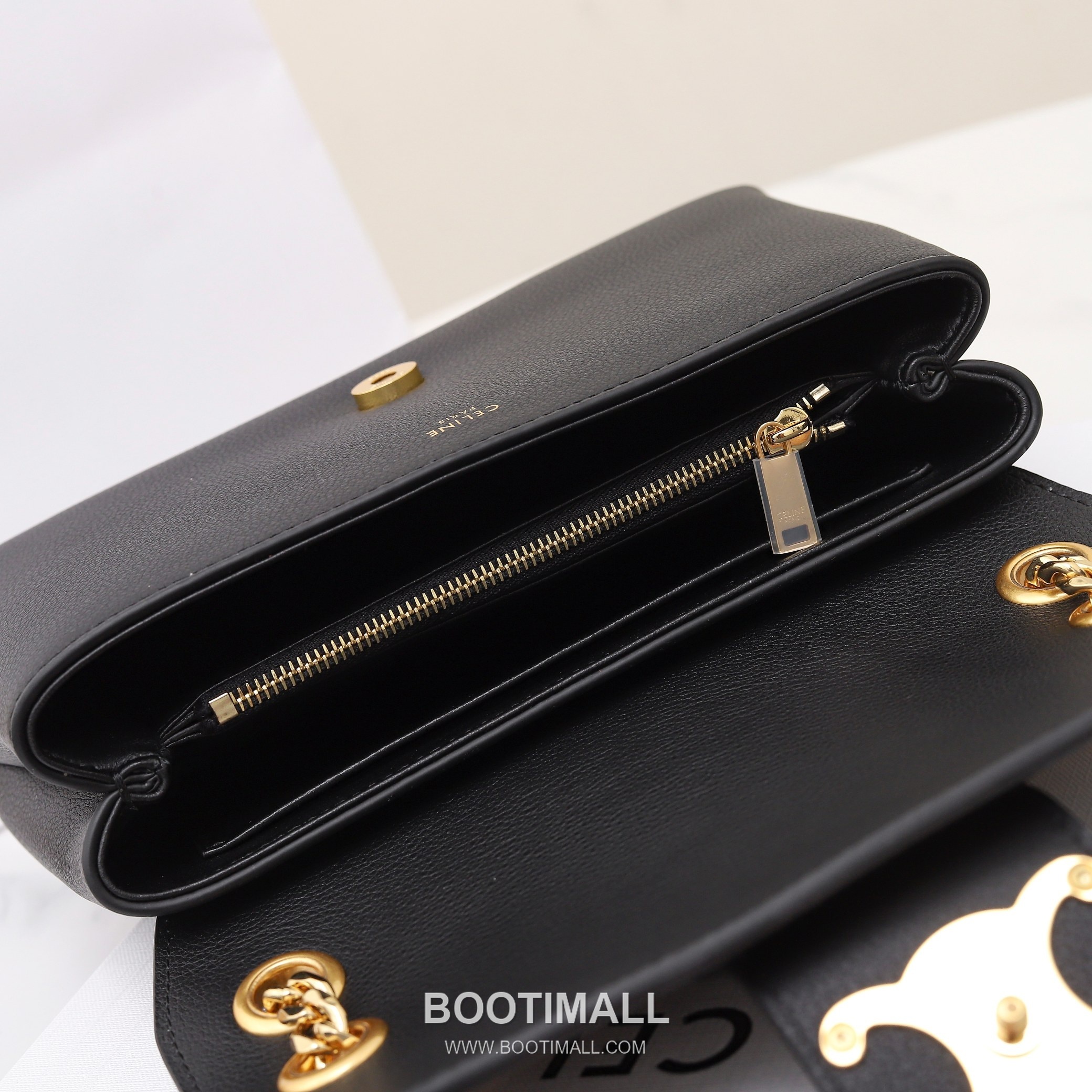 Celine Triomphe Calfskin Leather Shoulder Bag with Chain Strap Detail 셀린느 트리옹프 스몰 카프스킨 블랙 숄더백 116593 21cm 9