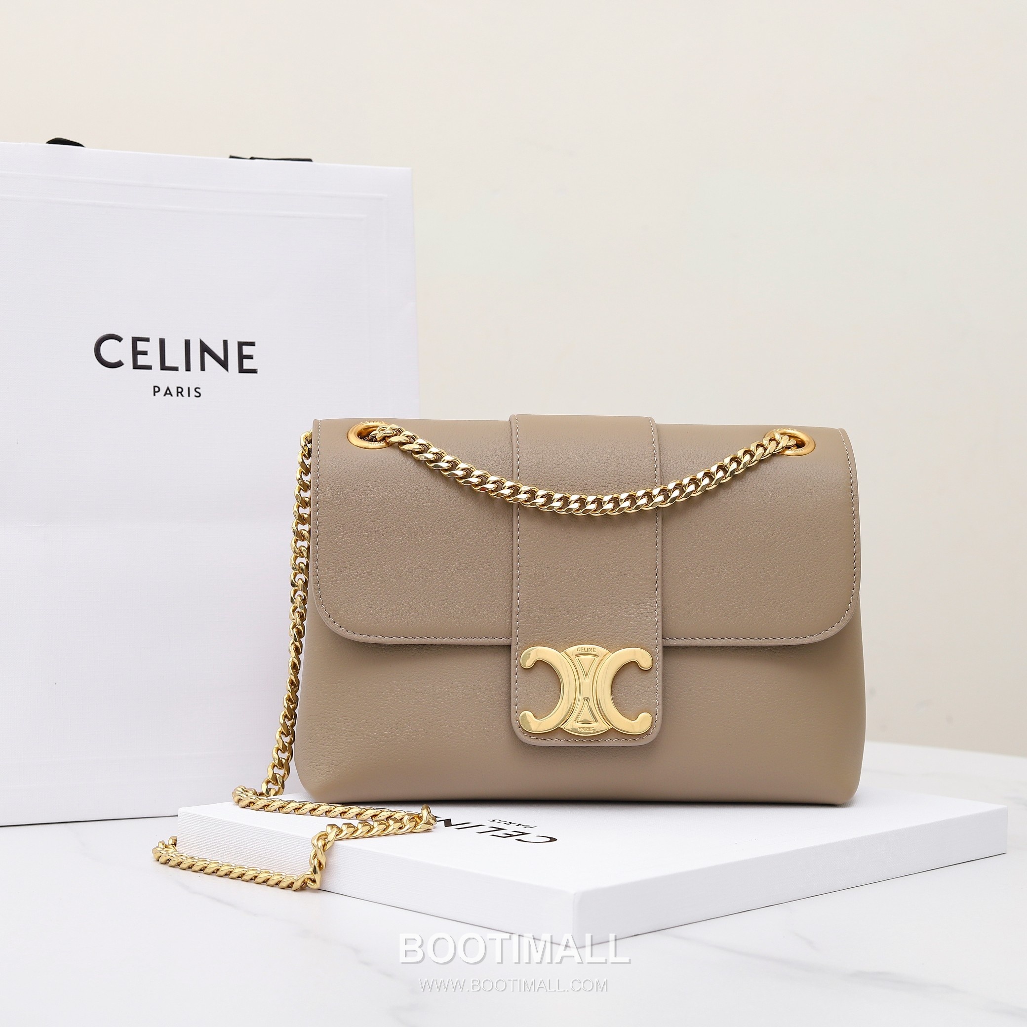Celine Triomphe Calfskin Leather Shoulder Bag with Chain Strap Detail 셀린느 트리옹프 미디엄 카프스킨 블랙 숄더백 115853 25cm 1