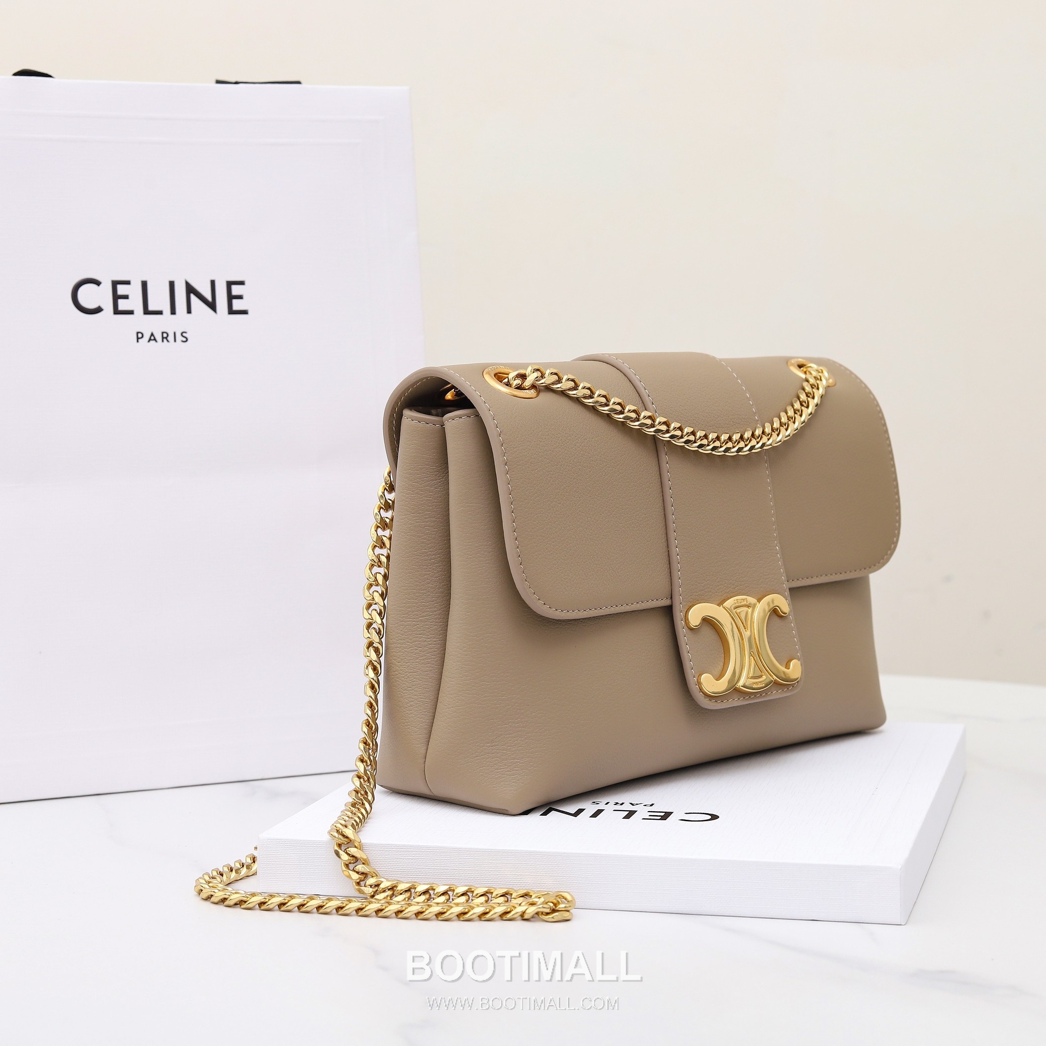Celine Triomphe Calfskin Leather Shoulder Bag with Chain Strap Detail 셀린느 트리옹프 미디엄 카프스킨 블랙 숄더백 115853 25cm 2