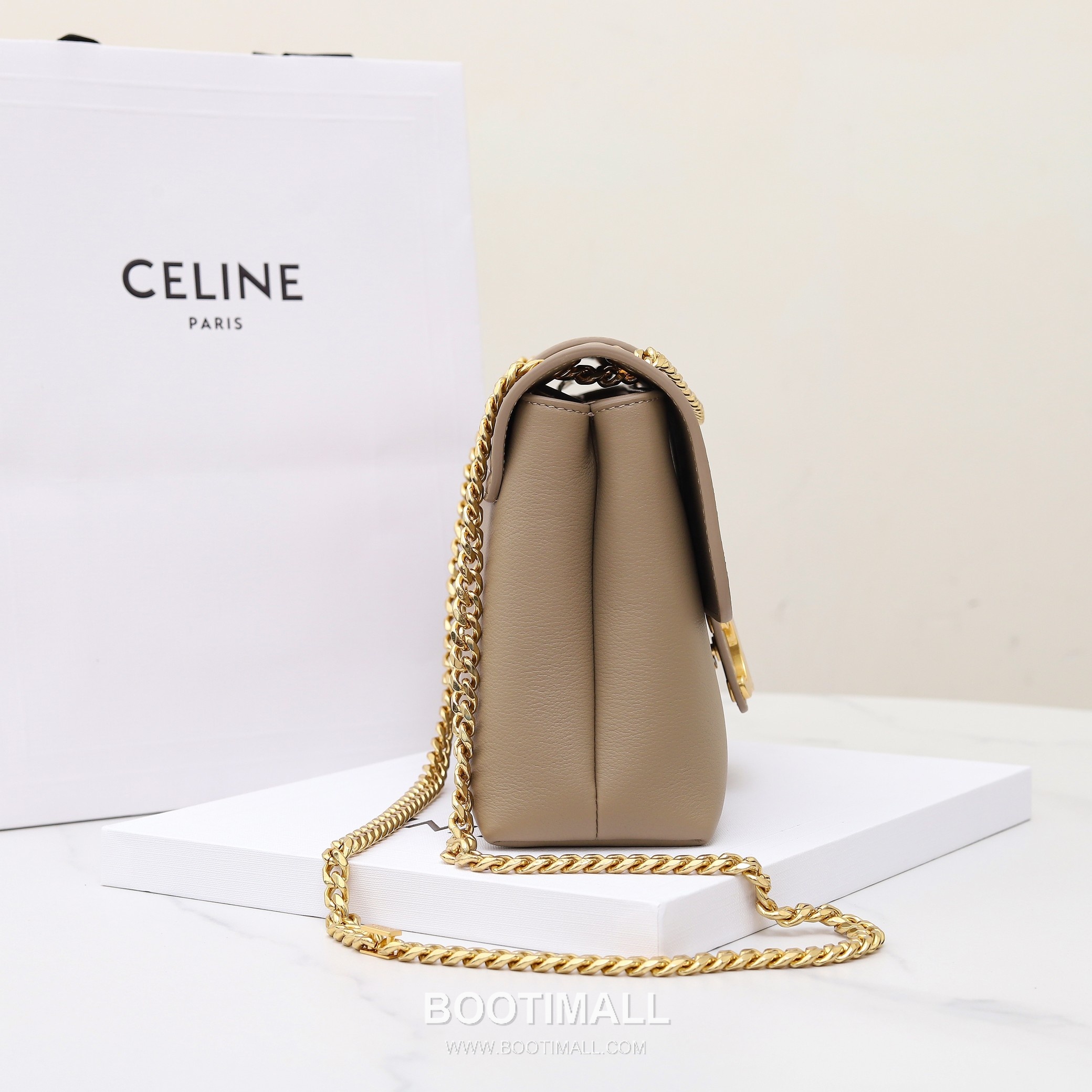 Celine Triomphe Calfskin Leather Shoulder Bag with Chain Strap Detail 셀린느 트리옹프 미디엄 카프스킨 블랙 숄더백 115853 25cm 3