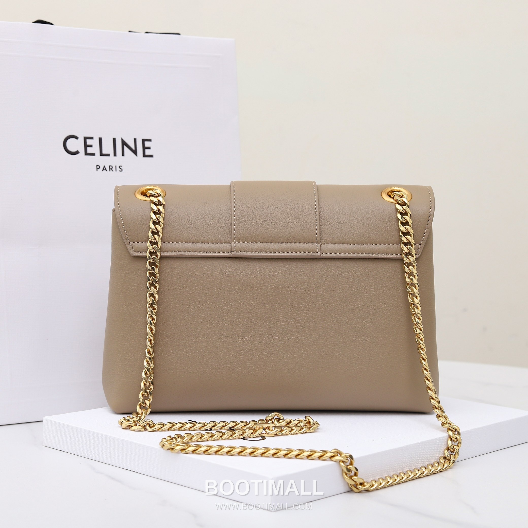 Celine Triomphe Calfskin Leather Shoulder Bag with Chain Strap Detail 셀린느 트리옹프 미디엄 카프스킨 블랙 숄더백 115853 25cm 4