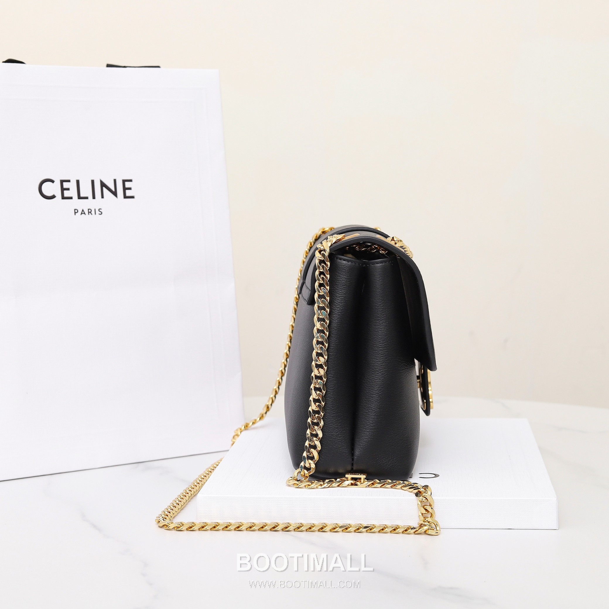 Celine Triomphe Calfskin Leather Shoulder Bag with Chain Strap Detail 셀린느 트리옹프 미디엄 카프스킨 블랙 숄더백 115853 25cm 3