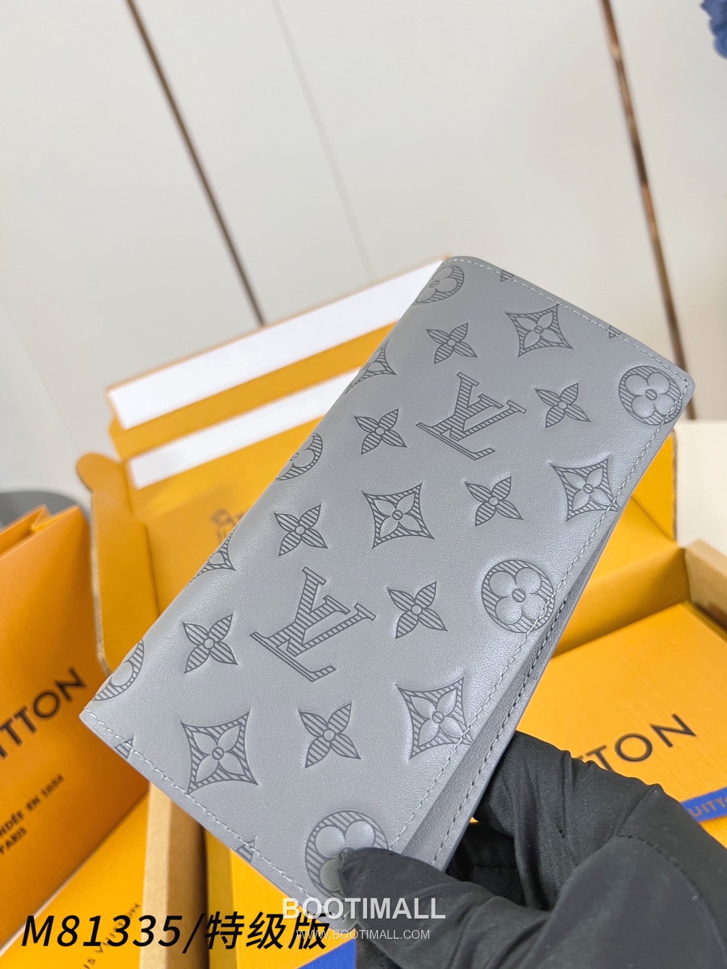 Louis Vuitton Brazza Monogram Shadow Calfskin Leather Long Wallet with Zip Coin Pocket Detail 루이비통 브라짜 모노그램 쉐도우 카프스킨 지퍼 코인포켓 장지갑 M81335 19cm 2