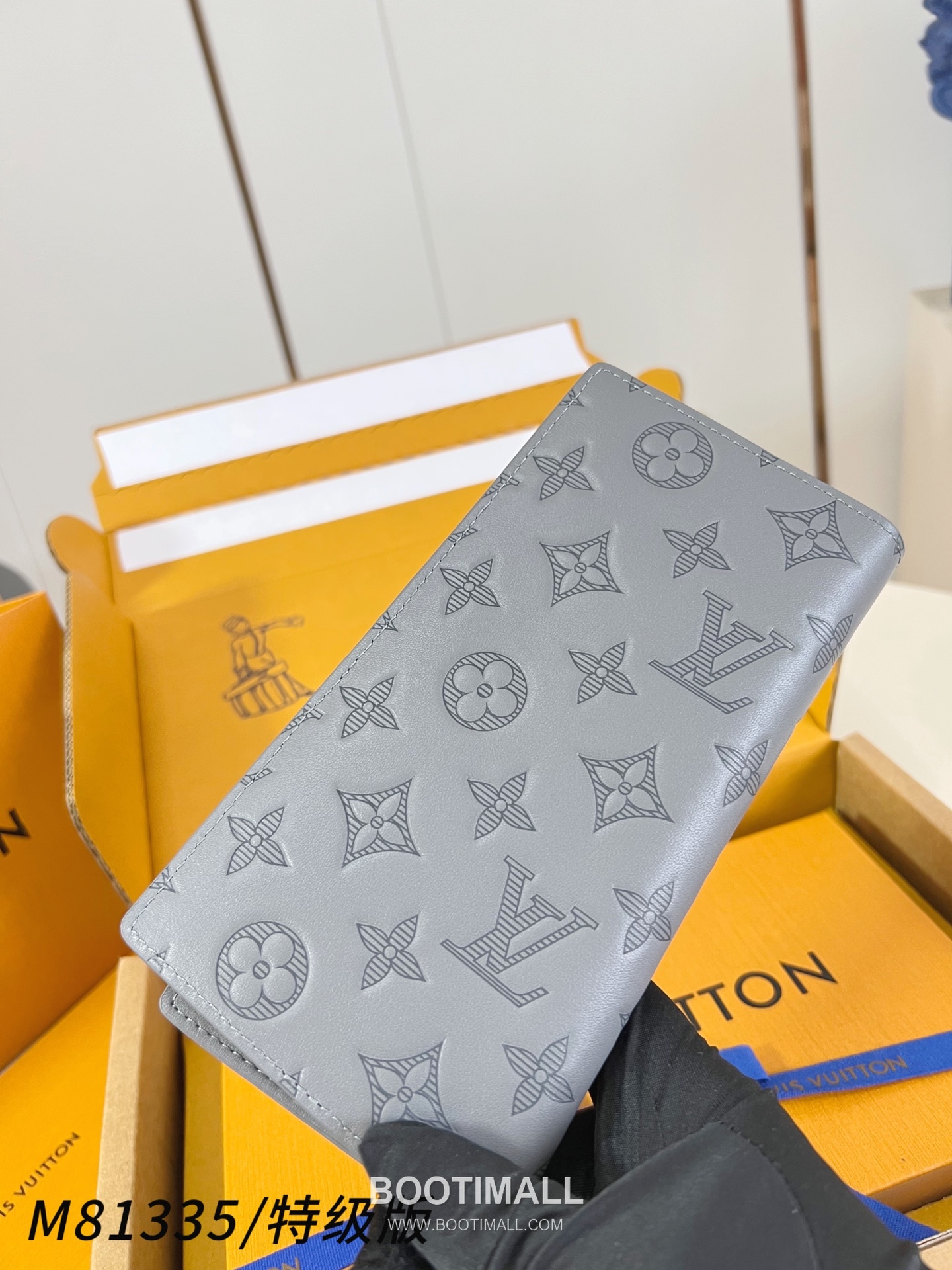 Louis Vuitton Brazza Monogram Shadow Calfskin Leather Long Wallet with Zip Coin Pocket Detail 루이비통 브라짜 모노그램 쉐도우 카프스킨 지퍼 코인포켓 장지갑 M81335 19cm 3