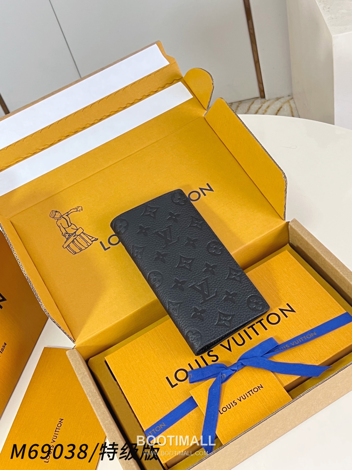Louis Vuitton Brazza Monogram Taurillon Leather Long Wallet with Zip Coin Pocket Detail 루이비통 브라짜 모노그램 토릴론 레더 지퍼 코인포켓 장지갑 M69038 19cm 1