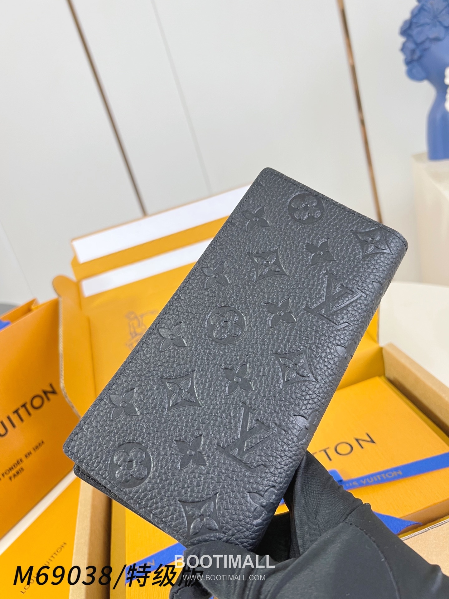 Louis Vuitton Brazza Monogram Taurillon Leather Long Wallet with Zip Coin Pocket Detail 루이비통 브라짜 모노그램 토릴론 레더 지퍼 코인포켓 장지갑 M69038 19cm 3