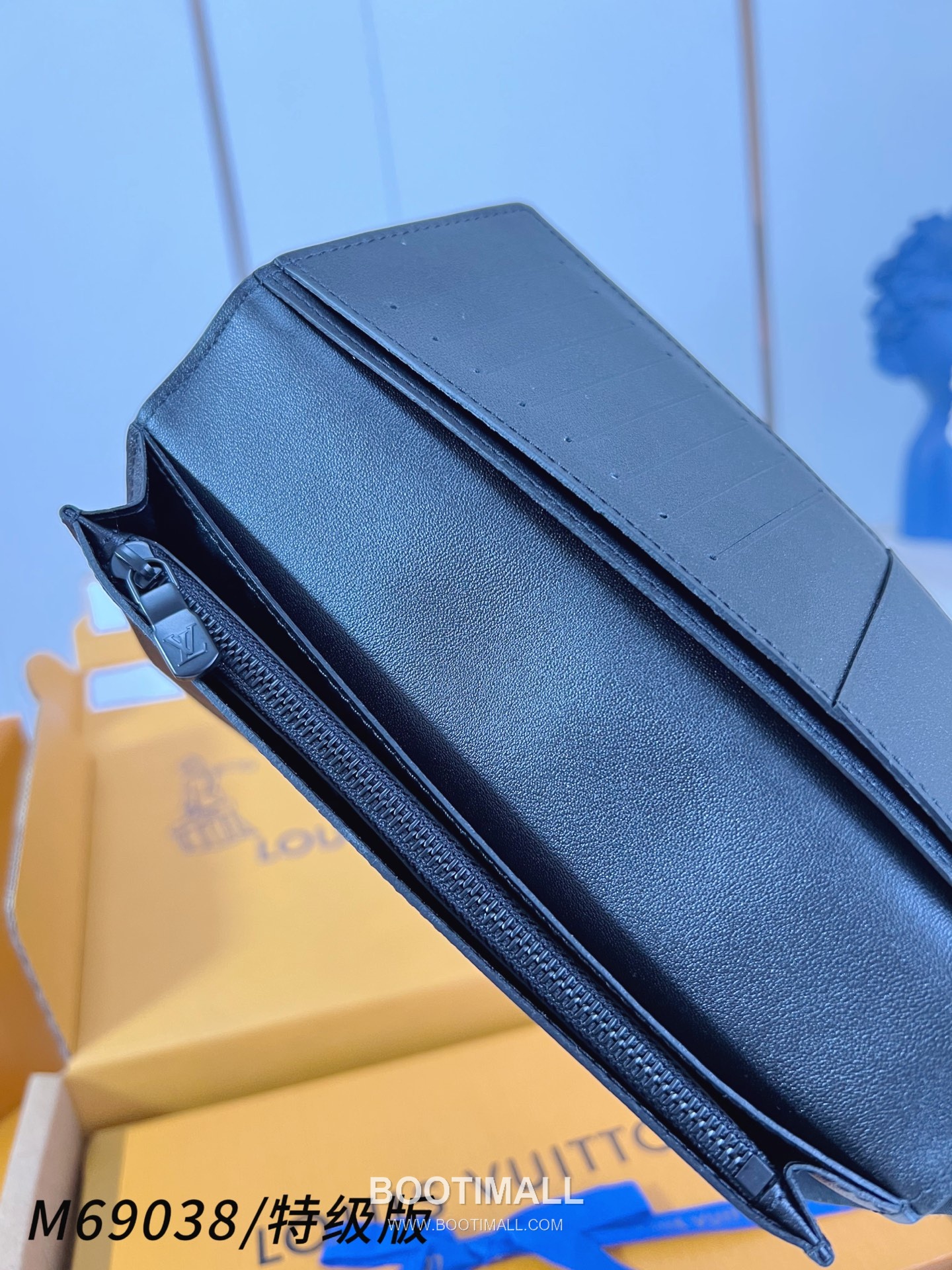 Louis Vuitton Brazza Monogram Taurillon Leather Long Wallet with Zip Coin Pocket Detail 루이비통 브라짜 모노그램 토릴론 레더 지퍼 코인포켓 장지갑 M69038 19cm 7