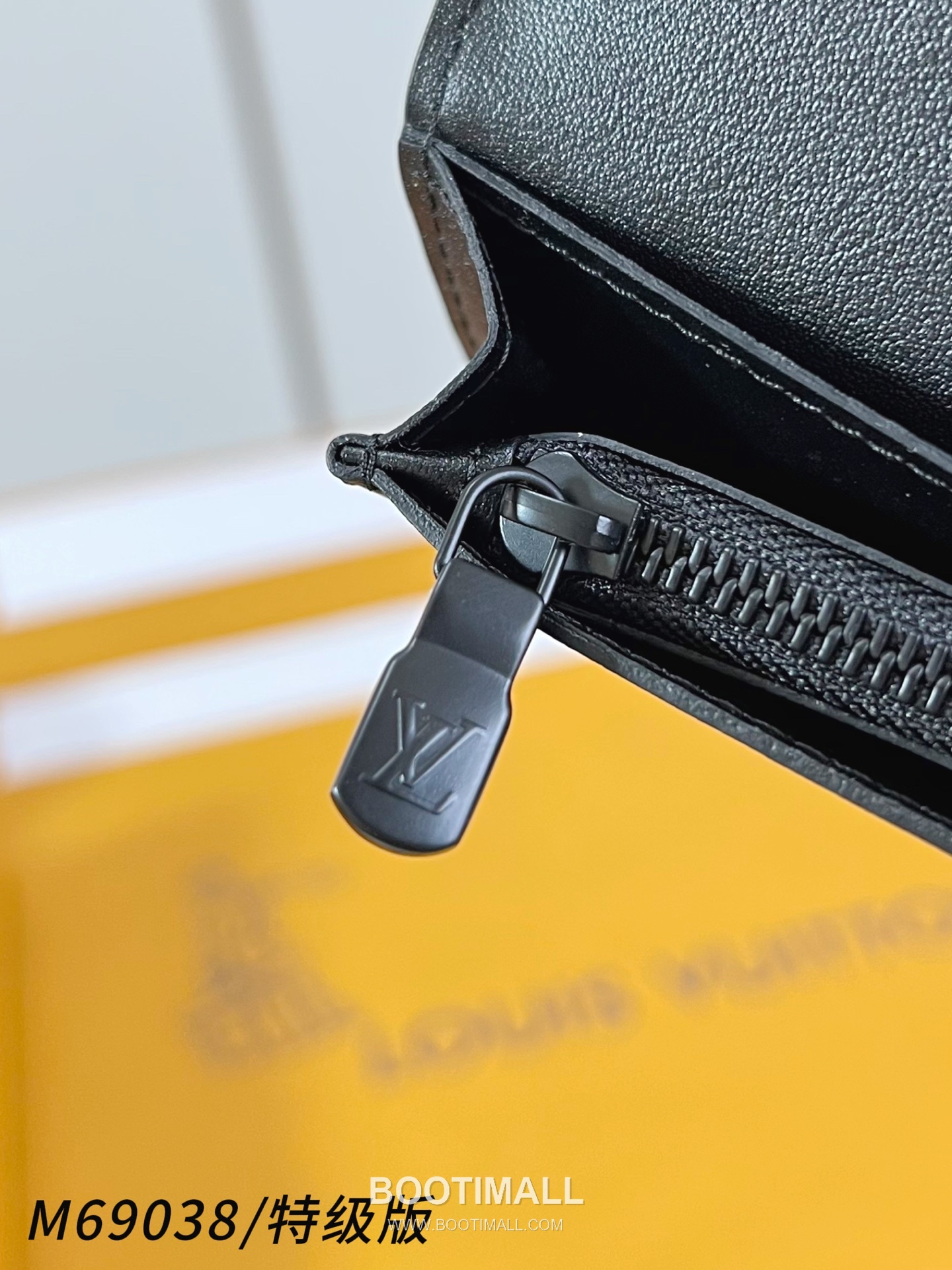 Louis Vuitton Brazza Monogram Taurillon Leather Long Wallet with Zip Coin Pocket Detail 루이비통 브라짜 모노그램 토릴론 레더 지퍼 코인포켓 장지갑 M69038 19cm 8