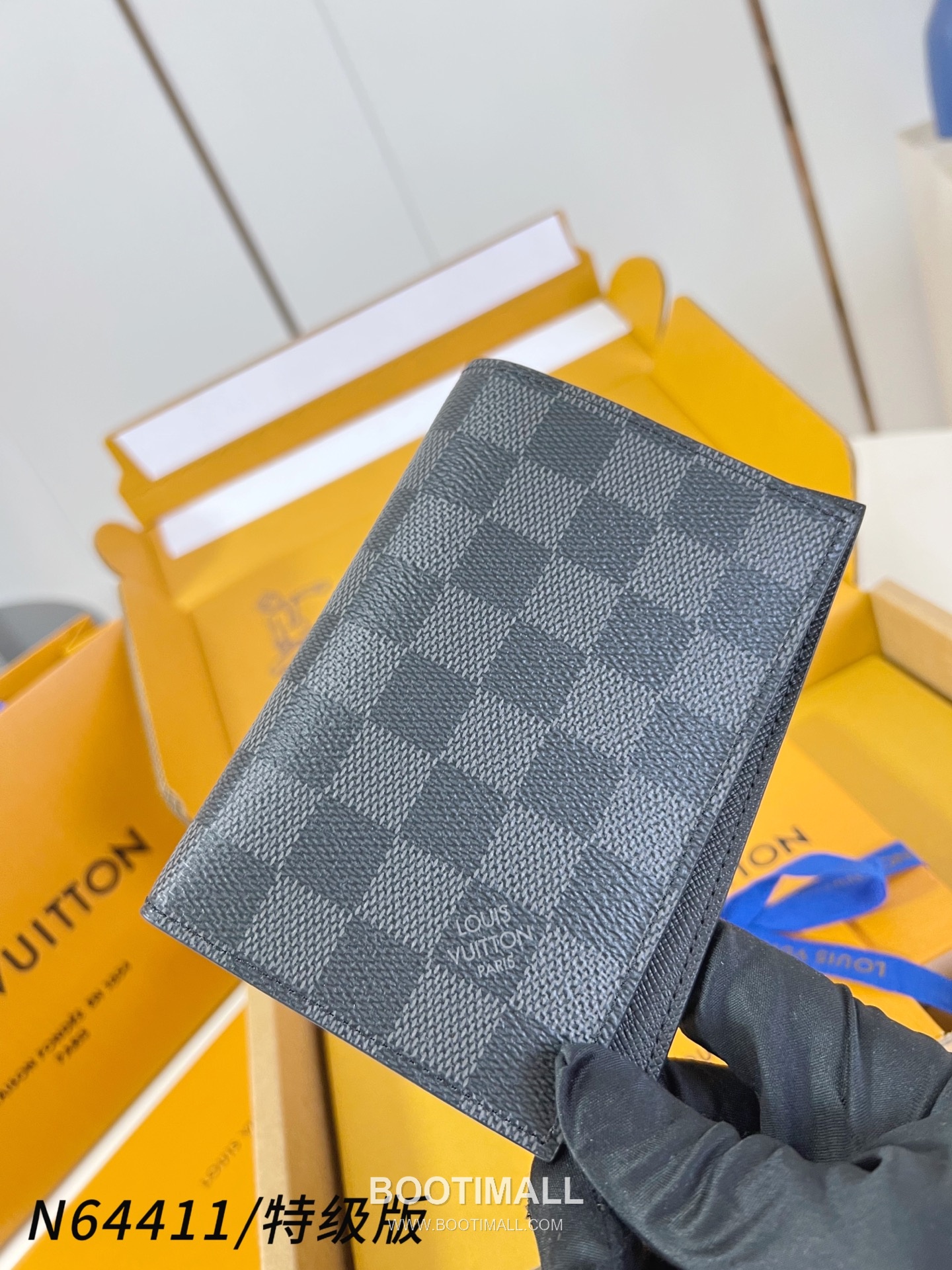 Louis Vuitton Passport Cover Damier Graphite Coated Canvas Wallet with Card Slot Detail 루이비통 패스포트 커버 다미에 그라파이트 코팅 캔버스 카드슬롯 지갑 N64411 14cm 2