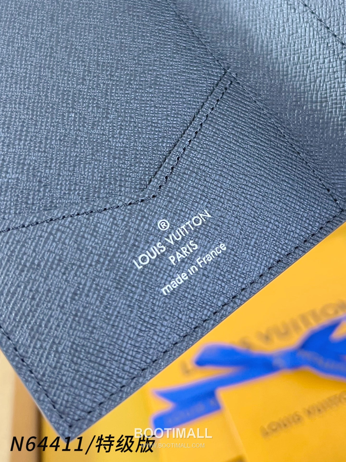 Louis Vuitton Passport Cover Damier Graphite Coated Canvas Wallet with Card Slot Detail 루이비통 패스포트 커버 다미에 그라파이트 코팅 캔버스 카드슬롯 지갑 N64411 14cm 6