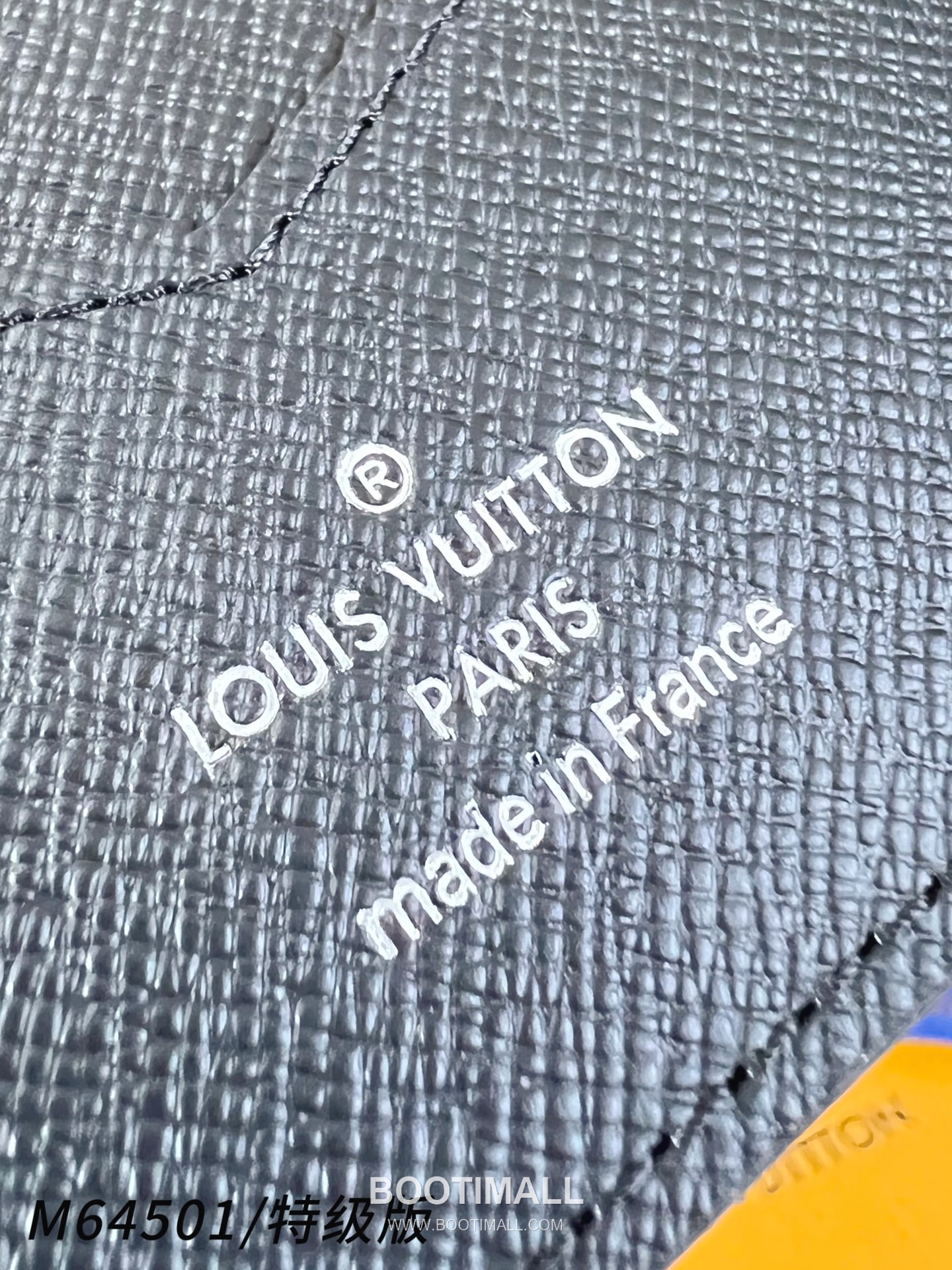 Louis Vuitton Passport Cover Monogram Coated Canvas Wallet with Card Slot Detail 루이비통 패스포트 커버 모노그램 코팅 캔버스 카드슬롯 지갑 M64501 14cm 6