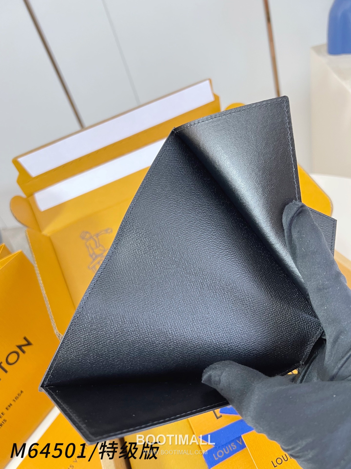 Louis Vuitton Passport Cover Monogram Coated Canvas Wallet with Card Slot Detail 루이비통 패스포트 커버 모노그램 코팅 캔버스 카드슬롯 지갑 M64501 14cm 7