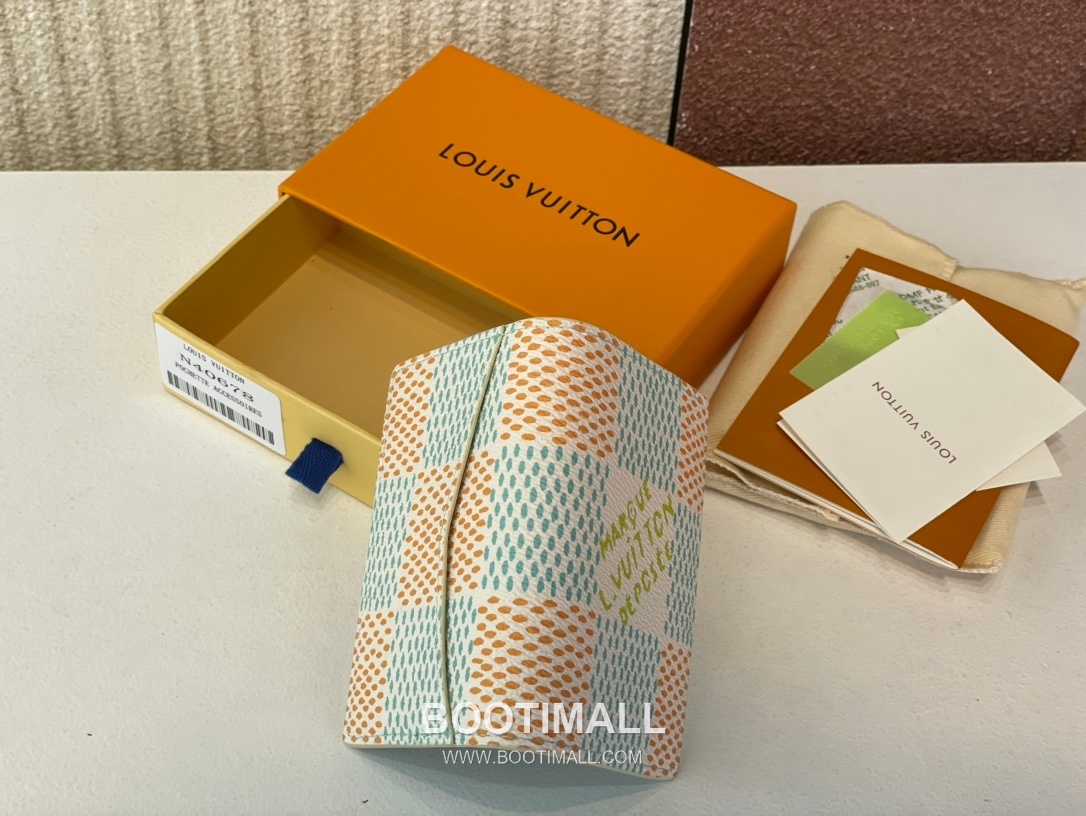 Louis Vuitton Pocket Organizer Damier Heritage Coated Canvas Card Holder Wallet with Logo Detail 루이비통 포켓 오거나이저 다미에 헤리티지 코팅 캔버스 로고 카드지갑 N40677 11.1cm 6