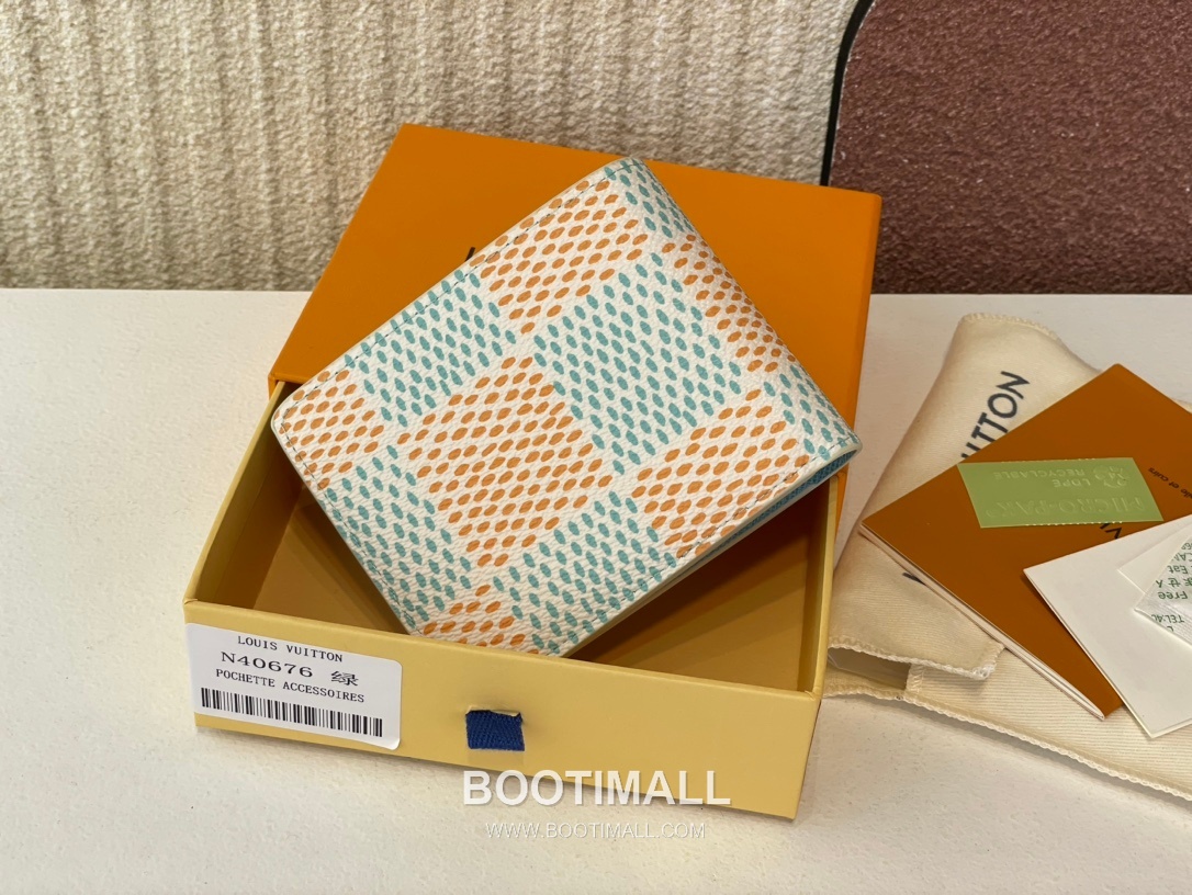 Louis Vuitton Multiple Wallet Damier Heritage Coated Canvas Wallet with Logo Detail 루이비통 멀티플 월렛 다미에 헤리티지 코팅 캔버스 로고 반지갑 N40676 11.5cm 2