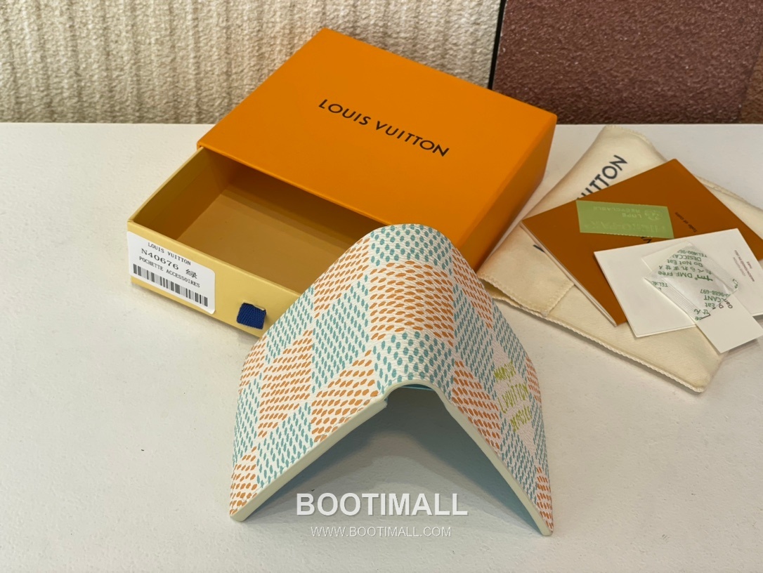 Louis Vuitton Multiple Wallet Damier Heritage Coated Canvas Wallet with Logo Detail 루이비통 멀티플 월렛 다미에 헤리티지 코팅 캔버스 로고 반지갑 N40676 11.5cm 6