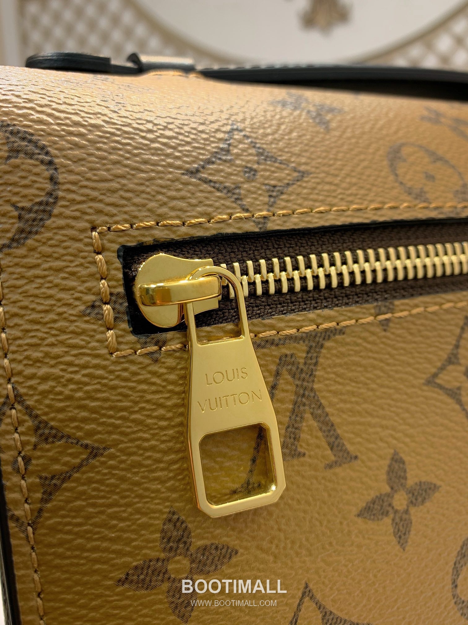 Louis Vuitton Pochette Metis Monogram Coated Canvas Crossbody Bag with S Lock Detail 루이비통 포쉐트 메티스 모노그램 코팅 캔버스 S락 크로스백 M44876 25cm 5