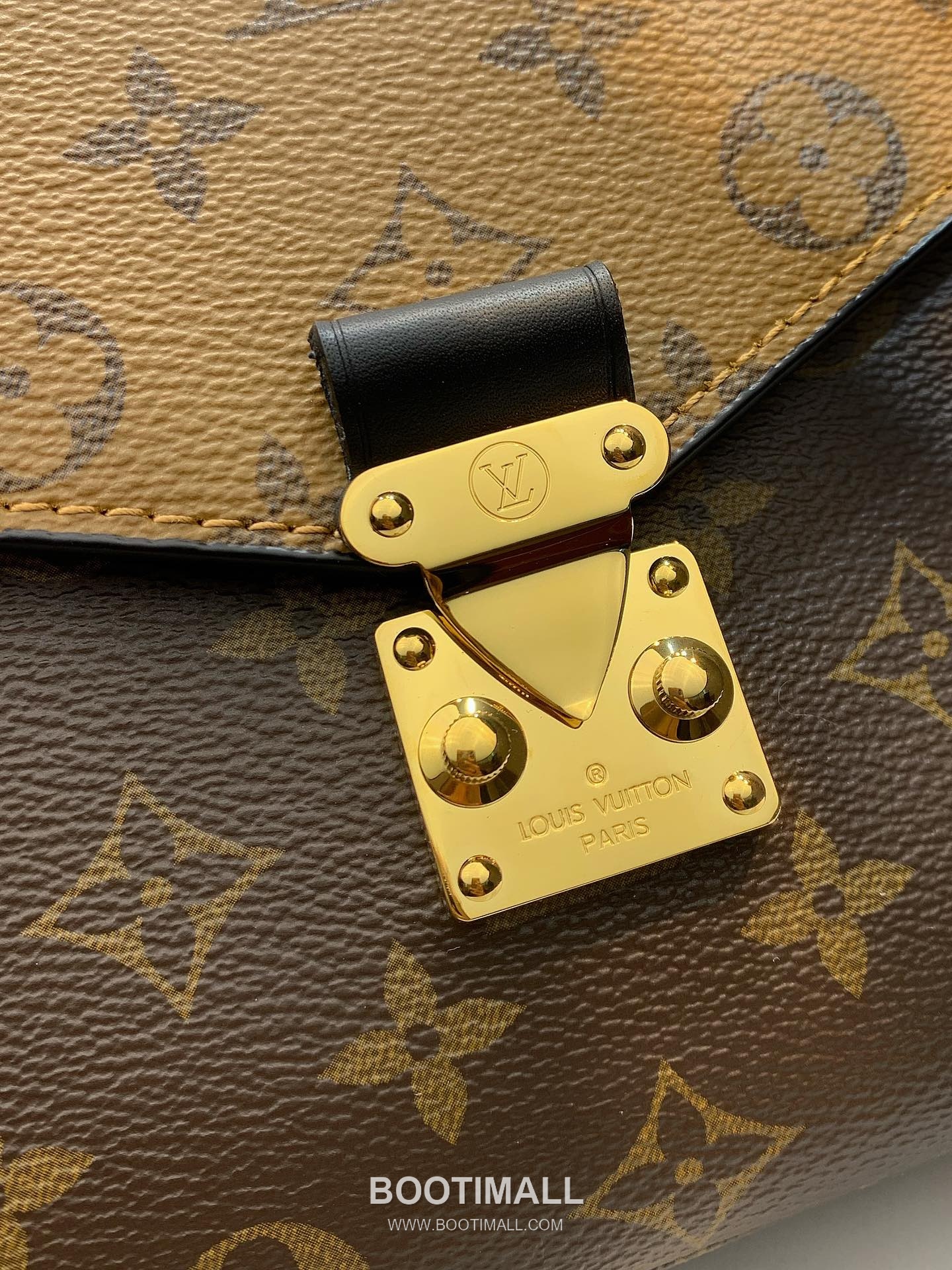 Louis Vuitton Pochette Metis Monogram Coated Canvas Crossbody Bag with S Lock Detail 루이비통 포쉐트 메티스 모노그램 코팅 캔버스 S락 크로스백 M44876 25cm 6
