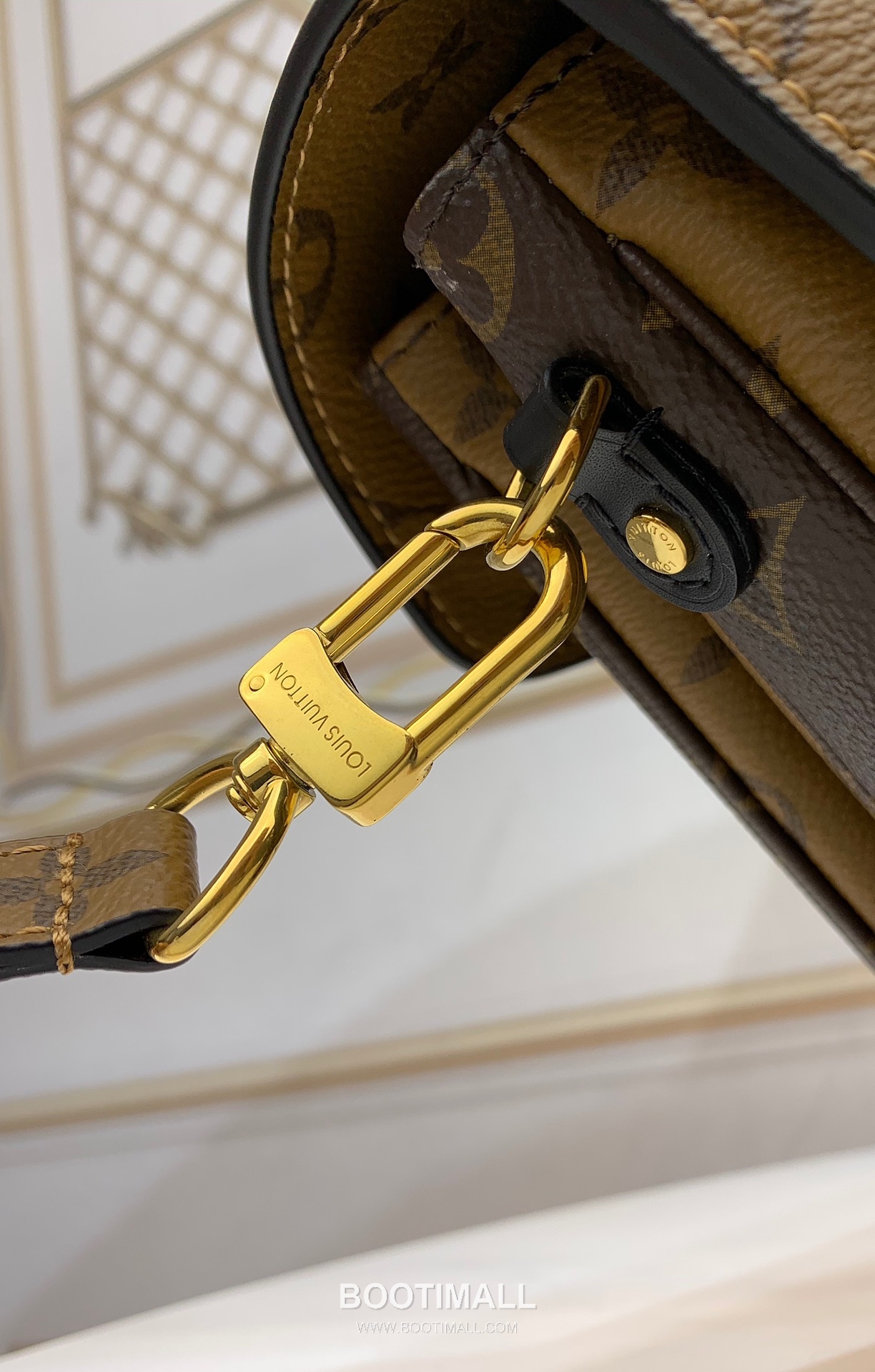 Louis Vuitton Pochette Metis Monogram Coated Canvas Crossbody Bag with S Lock Detail 루이비통 포쉐트 메티스 모노그램 코팅 캔버스 S락 크로스백 M44876 25cm 7