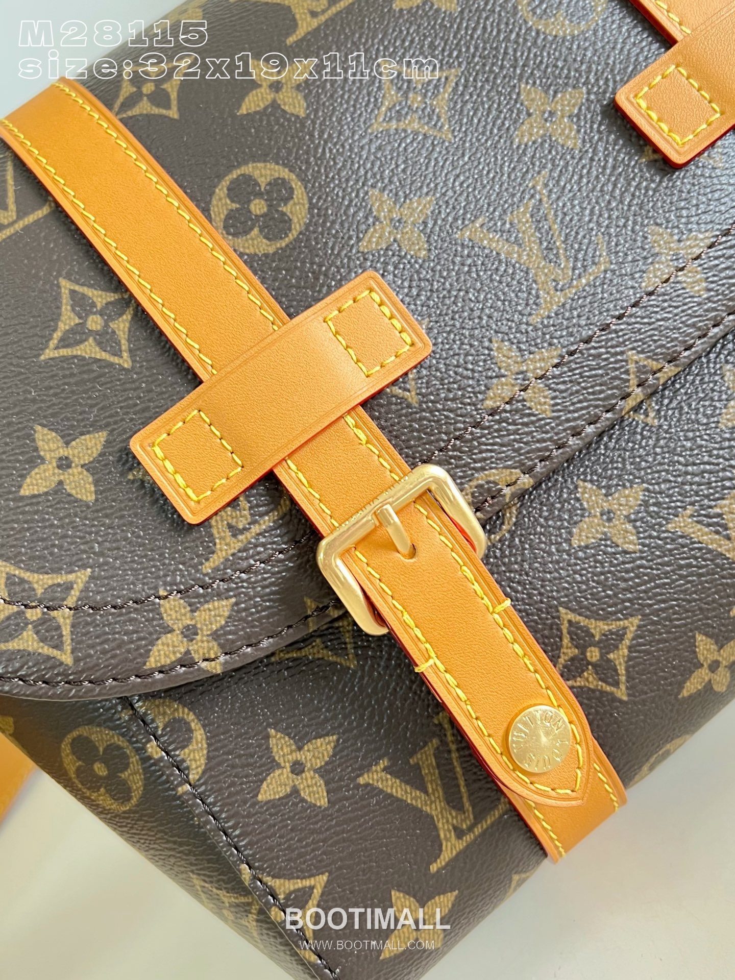 Louis Vuitton Christopher Messenger Monogram Archive Canvas Crossbody Bag with Flap Detail 루이비통 크리스토퍼 메신저 모노그램 아카이브 캔버스 플랩 크로스백 M28115 32cm 2