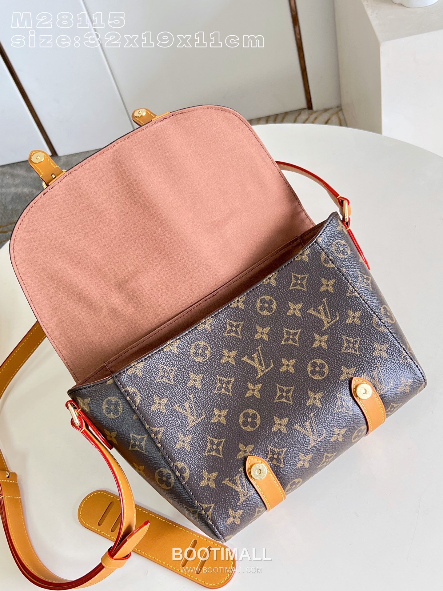 Louis Vuitton Christopher Messenger Monogram Archive Canvas Crossbody Bag with Flap Detail 루이비통 크리스토퍼 메신저 모노그램 아카이브 캔버스 플랩 크로스백 M28115 32cm 7