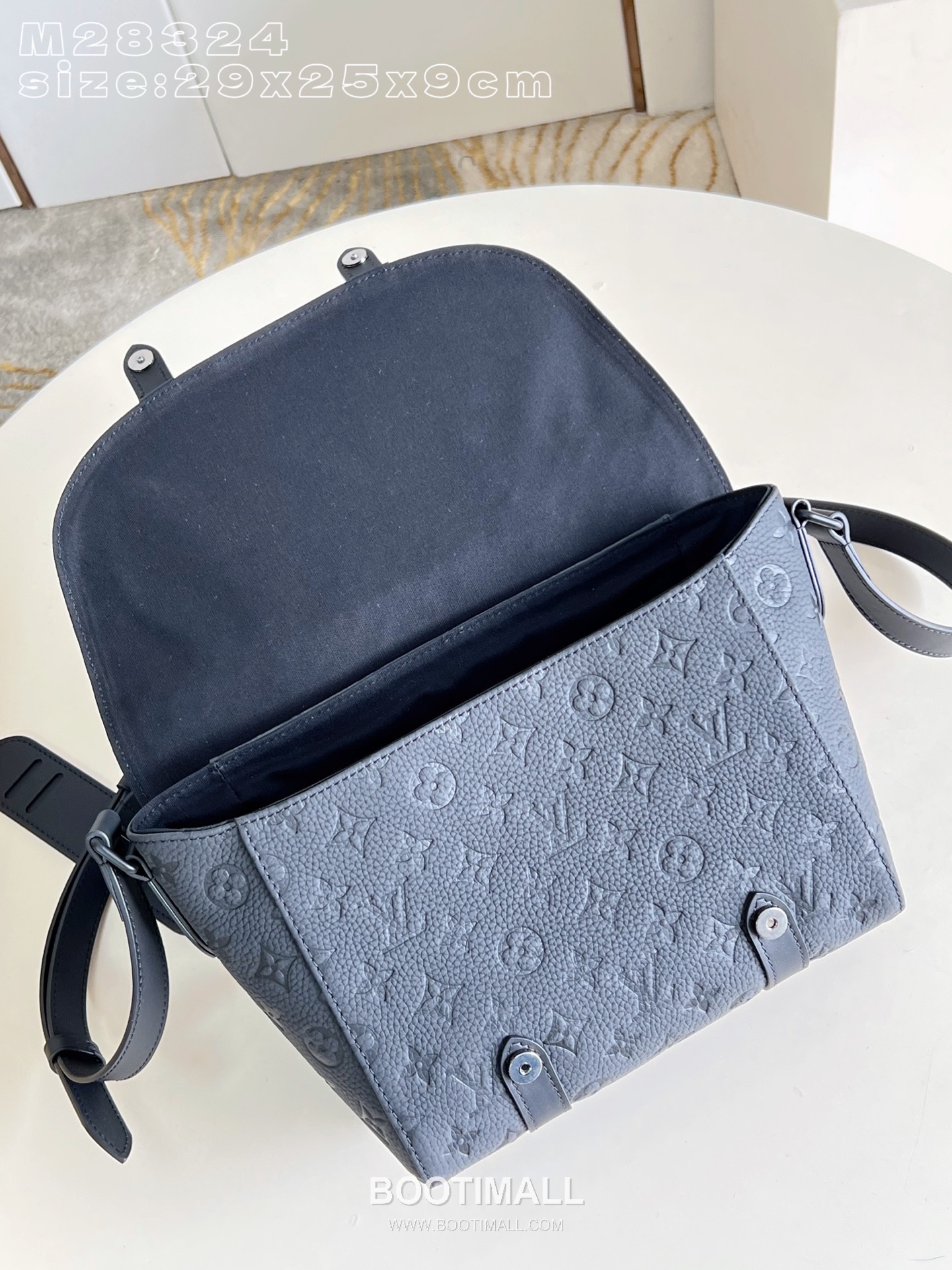Louis Vuitton Christopher Messenger Monogram Archive Canvas Crossbody Bag with Flap Detail 루이비통 크리스토퍼 메신저 모노그램 아카이브 캔버스 플랩 크로스백 M28324 32cm 7