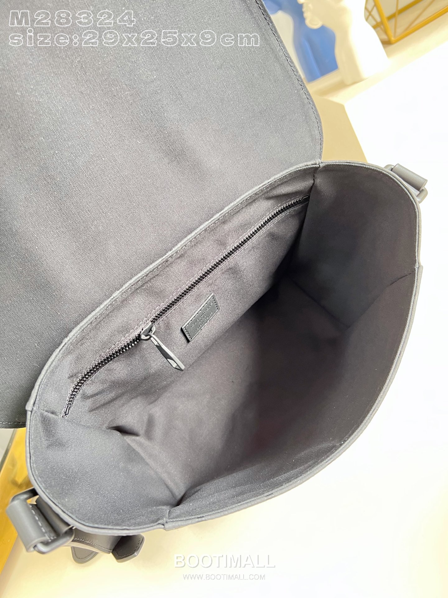 Louis Vuitton Christopher Messenger Monogram Archive Canvas Crossbody Bag with Flap Detail 루이비통 크리스토퍼 메신저 모노그램 아카이브 캔버스 플랩 크로스백 M28324 32cm 8