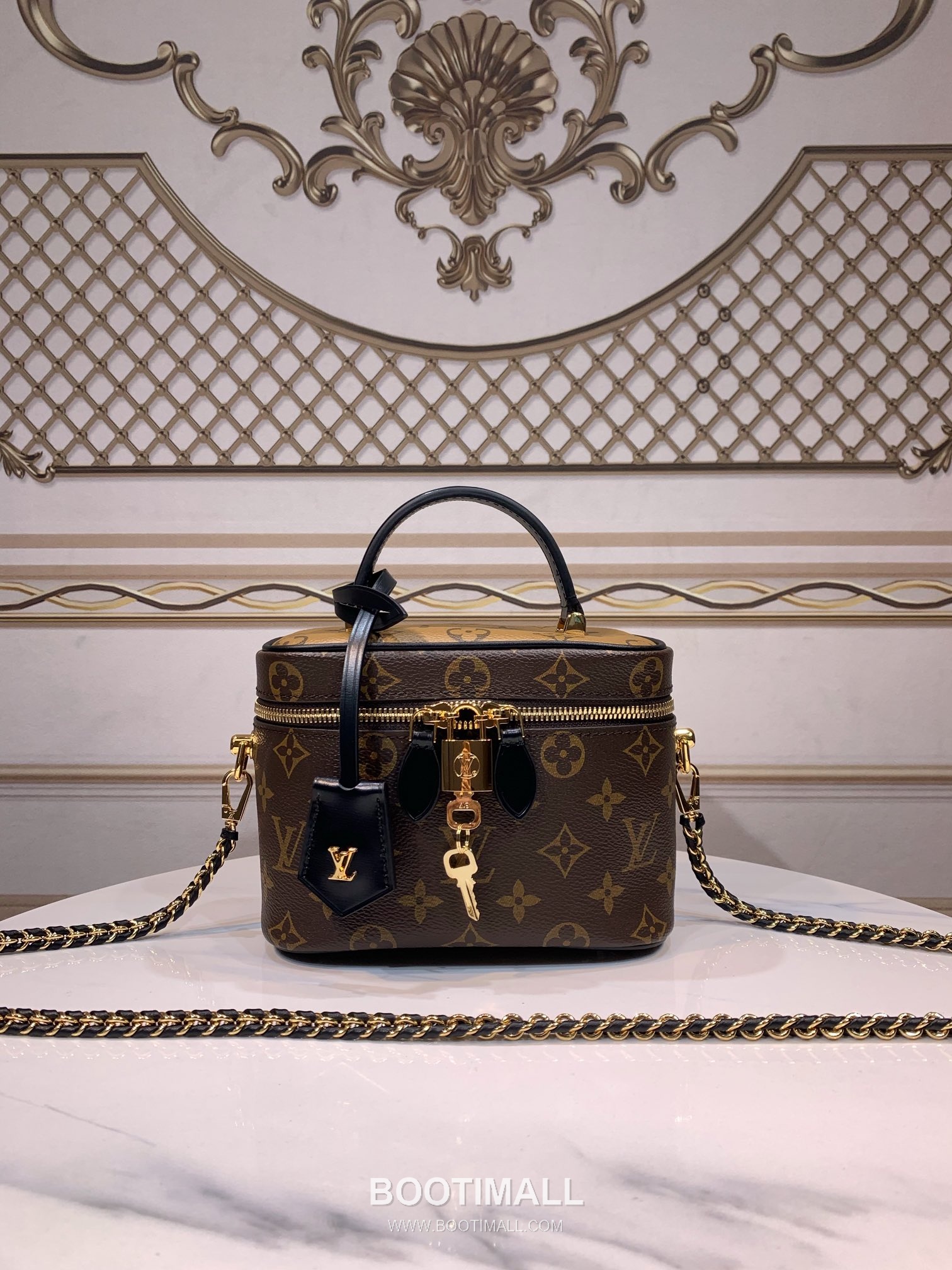 Louis Vuitton Nice Nano Monogram Reverse Canvas Crossbody Bag with Chain Strap Detail 루이비통 나이스 나노 모노그램 리버스 캔버스 체인 스트랩 크로스 핸드백 M45165 19cm 1