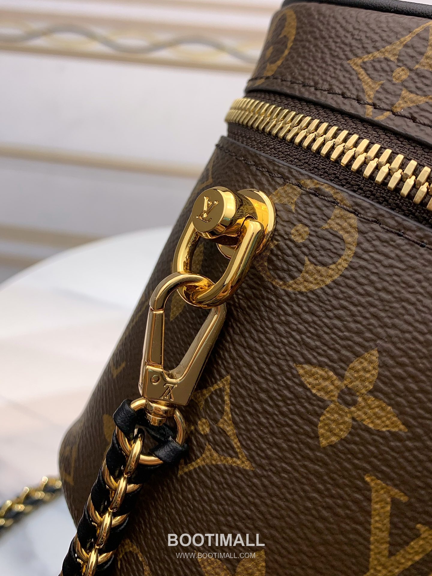 Louis Vuitton Nice Nano Monogram Reverse Canvas Crossbody Bag with Chain Strap Detail 루이비통 나이스 나노 모노그램 리버스 캔버스 체인 스트랩 크로스 핸드백 M45165 19cm 6