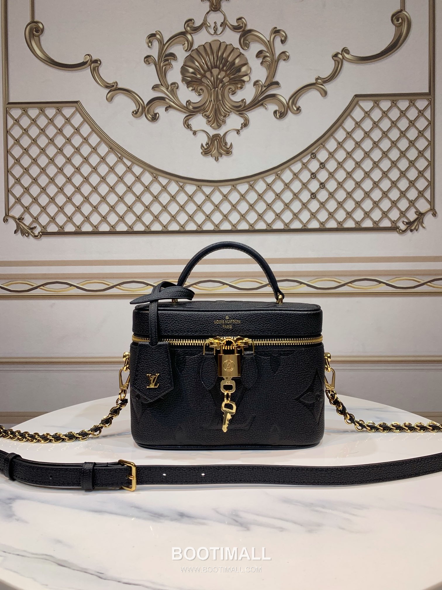 Louis Vuitton Vanity PM Giant Monogram Embossed Leather Top Handle Crossbody Bag with Lock Detail 루이비통 바니티 PM 자이언트 모노그램 엠보싱 레더 락장식 크로스 핸드백 M45598 19cm 1