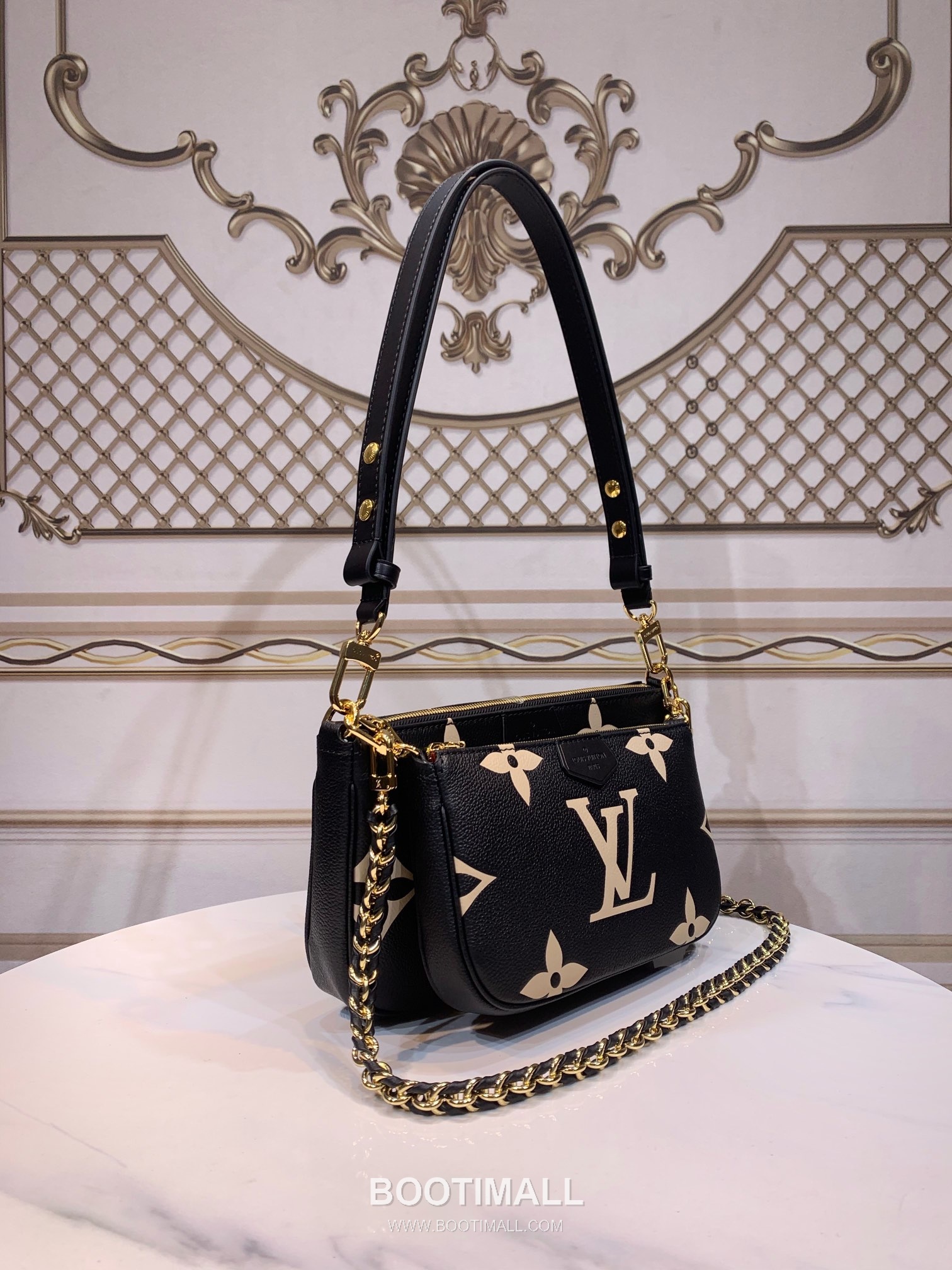 Louis Vuitton Multi Pochette Accessoires Monogram Empreinte Leather Crossbody Bag with Detachable Pouch Detail 루이비통 멀티 포쉐트 악세수아르 모노그램 앙프렝뜨 레더 탈착 파우치 크로스백 M45777 25cm 3