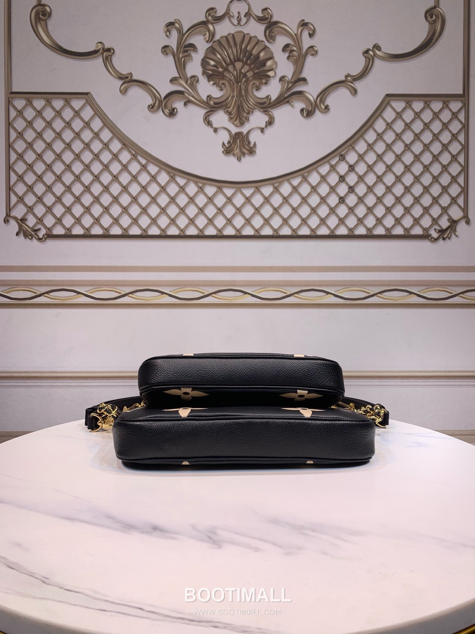 Louis Vuitton Multi Pochette Accessoires Monogram Empreinte Leather Crossbody Bag with Detachable Pouch Detail 루이비통 멀티 포쉐트 악세수아르 모노그램 앙프렝뜨 레더 탈착 파우치 크로스백 M45777 25cm 4