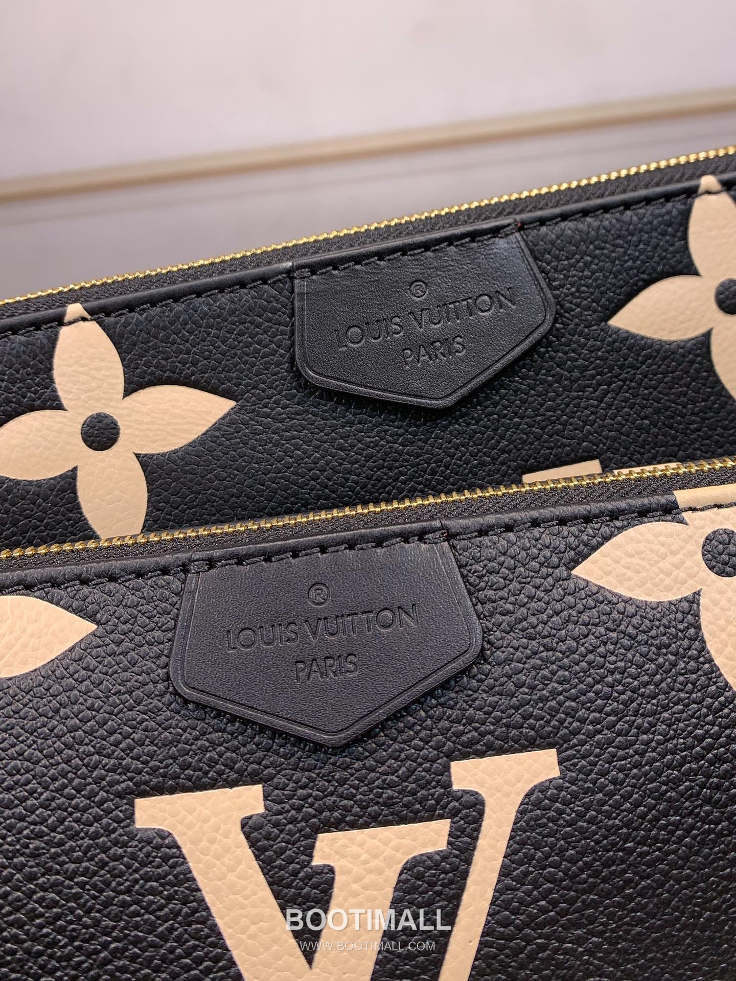Louis Vuitton Multi Pochette Accessoires Monogram Empreinte Leather Crossbody Bag with Detachable Pouch Detail 루이비통 멀티 포쉐트 악세수아르 모노그램 앙프렝뜨 레더 탈착 파우치 크로스백 M45777 25cm 5