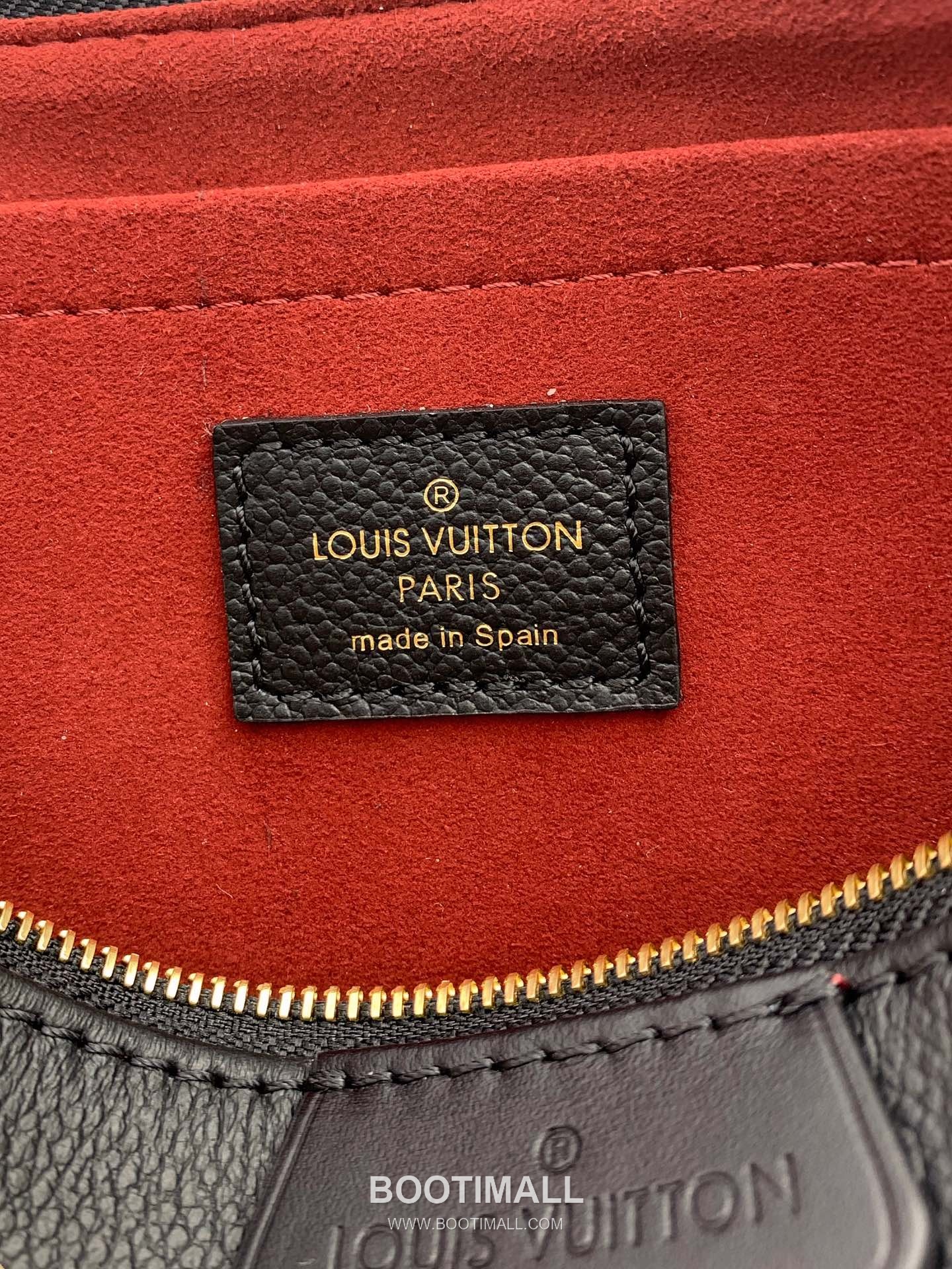 Louis Vuitton Multi Pochette Accessoires Monogram Empreinte Leather Crossbody Bag with Detachable Pouch Detail 루이비통 멀티 포쉐트 악세수아르 모노그램 앙프렝뜨 레더 탈착 파우치 크로스백 M45777 25cm 9