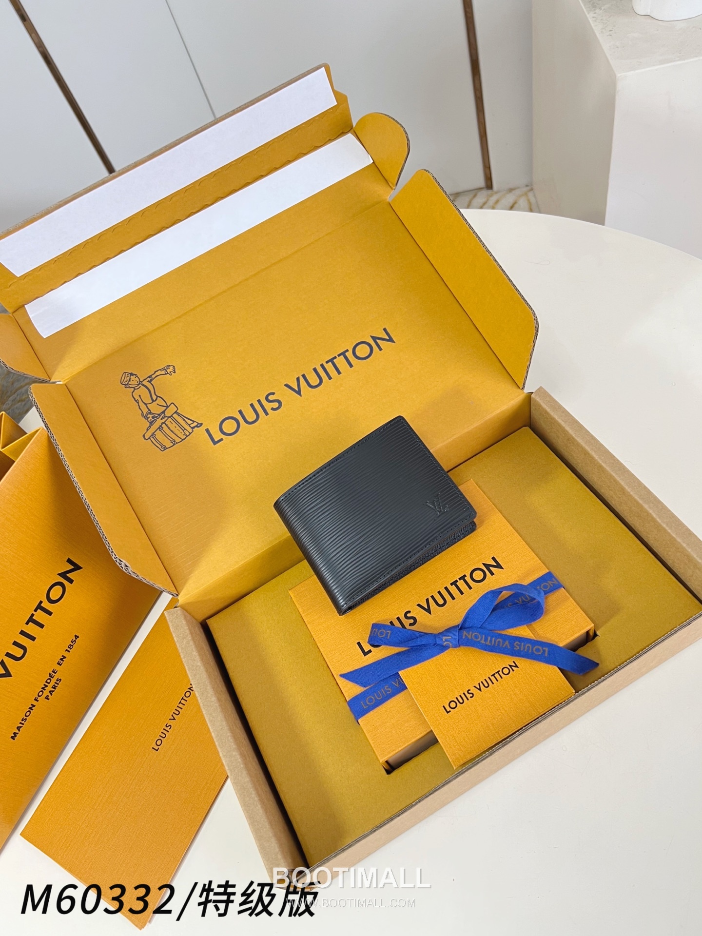 Louis Vuitton Multiple Wallet Epi XL Calfskin Leather Wallet with Card Slot Detail 루이비통 멀티플 월렛 에피 XL 카프스킨 카드슬롯 반지갑 M60332 11.5cm 1