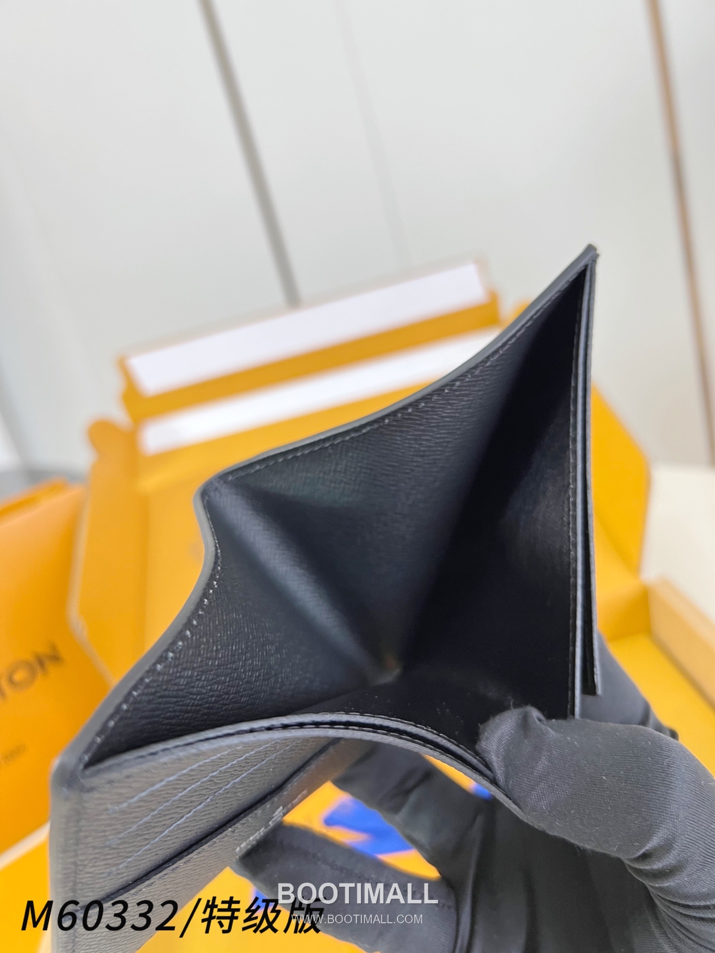 Louis Vuitton Multiple Wallet Epi XL Calfskin Leather Wallet with Card Slot Detail 루이비통 멀티플 월렛 에피 XL 카프스킨 카드슬롯 반지갑 M60332 11.5cm 9