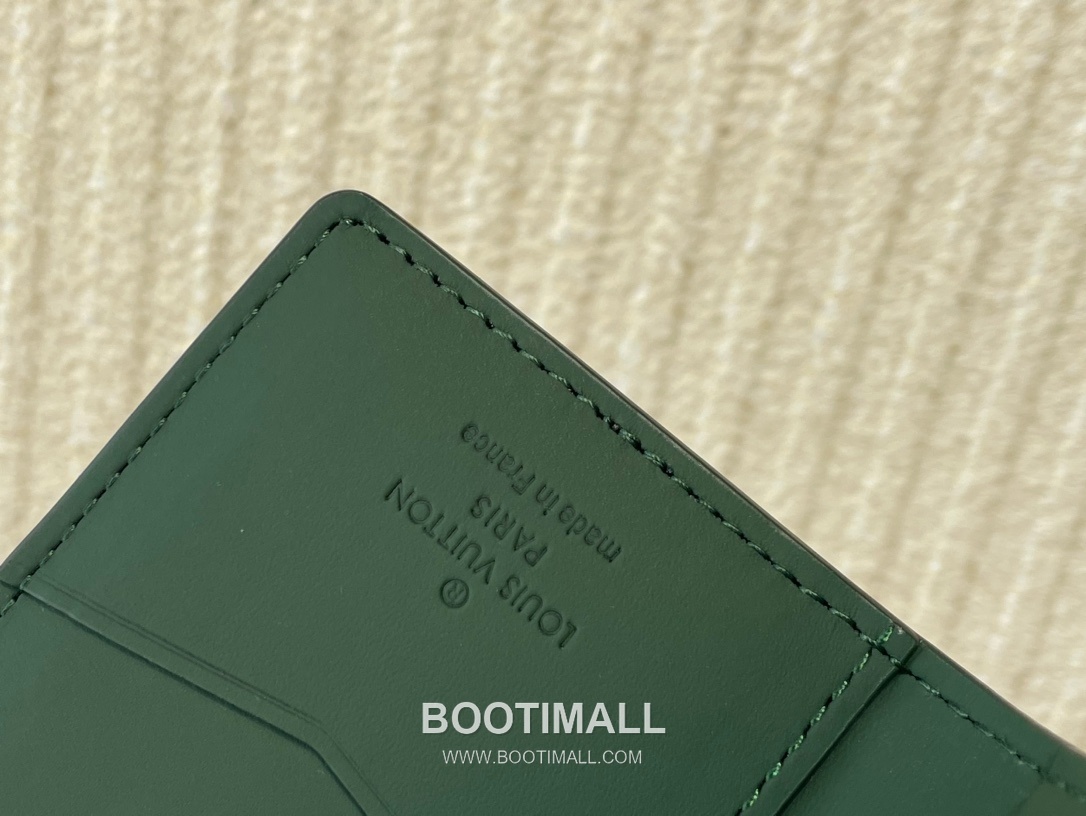 Louis Vuitton Pocket Organizer Monogram Taurillon Leather Card Holder Wallet with Embossed Detail 루이비통 포켓 오거나이저 모노그램 토릴론 레더 엠보싱 카드지갑 M83067 11.1cm 4