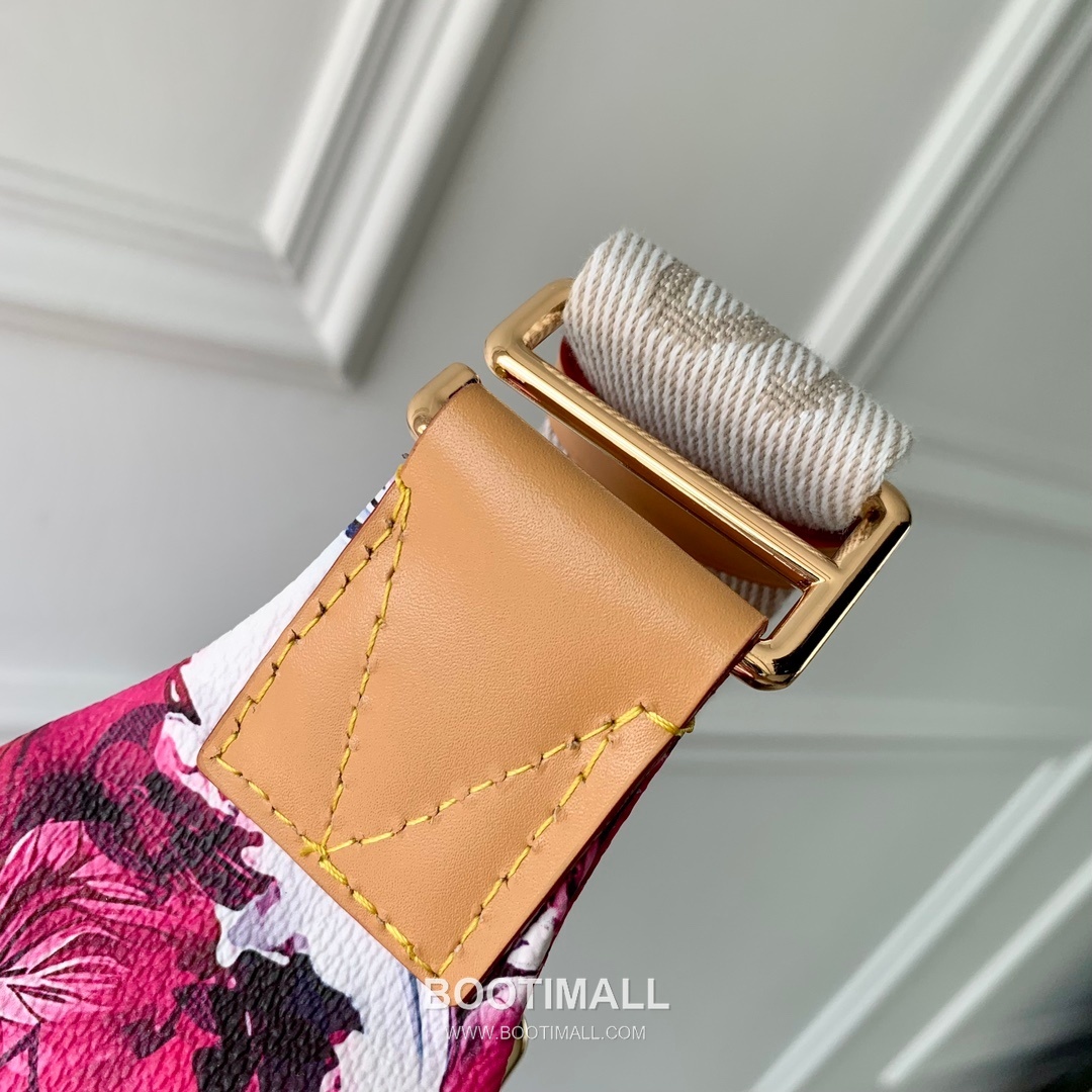 Louis Vuitton Rush Belt Bag Monogram Surfin Canvas Crossbody Bag with Front Zip Pocket Detail 루이비통 러시 벨트백 모노그램 서핀 캔버스 프론트지퍼 크로스백 M24987 30cm 5