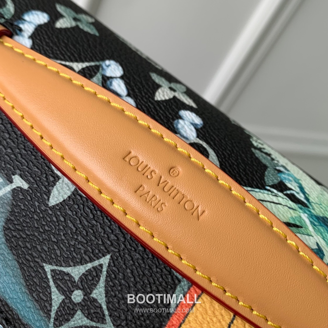 Louis Vuitton Rush Belt Bag Monogram Surfin Canvas Crossbody Bag with Front Zip Pocket Detail 루이비통 러시 벨트백 모노그램 서핀 캔버스 프론트지퍼 크로스백 M24992 30cm 4