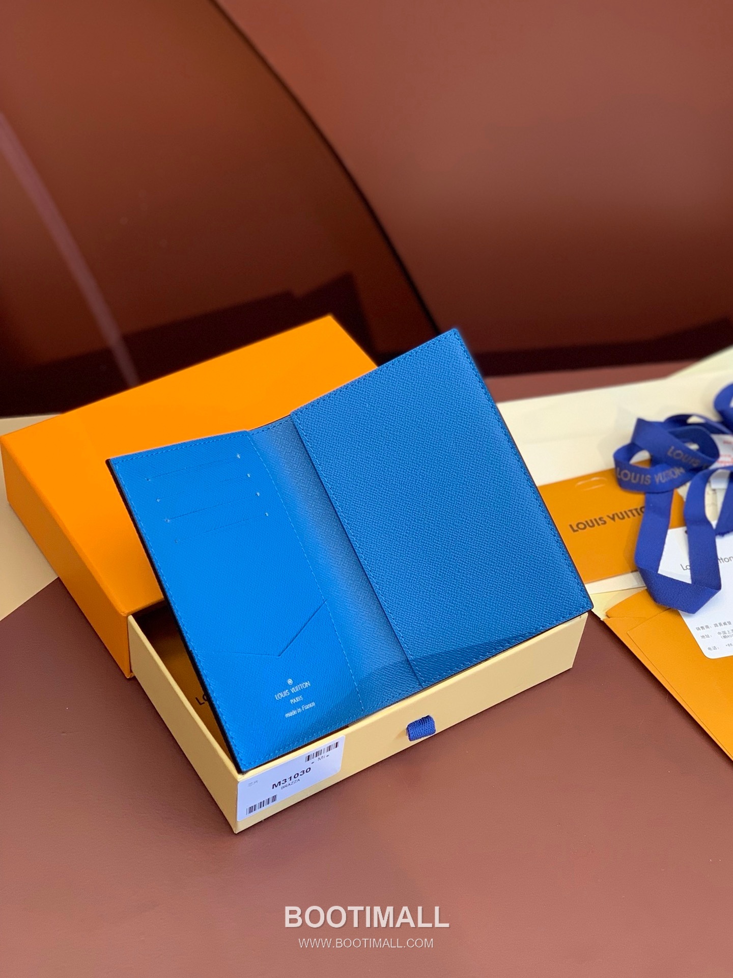 Louis Vuitton Passport Cover Taigarama Leather Monogram Canvas Wallet with Card Slot Detail 루이비통 패스포트 커버 타이가라마 레더 모노그램 캔버스 카드슬롯 지갑 M31030 14cm 3