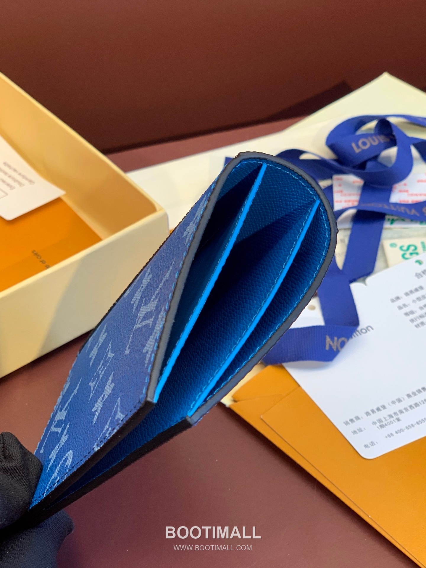 Louis Vuitton Passport Cover Taigarama Leather Monogram Canvas Wallet with Card Slot Detail 루이비통 패스포트 커버 타이가라마 레더 모노그램 캔버스 카드슬롯 지갑 M31030 14cm 9