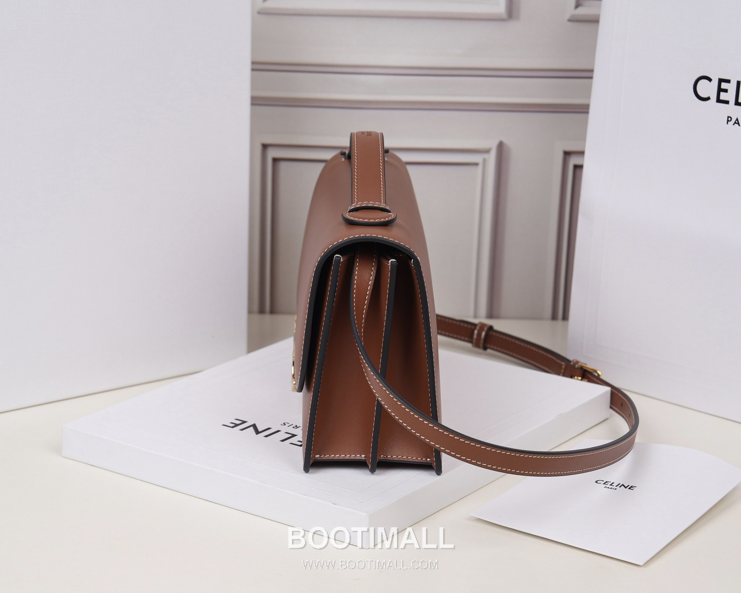 Celine Calfskin Leather Shoulder Bag with Chain Strap Detail 셀린느 스몰 카프스킨 블랙 숄더백 L102U3 25.5cm 3