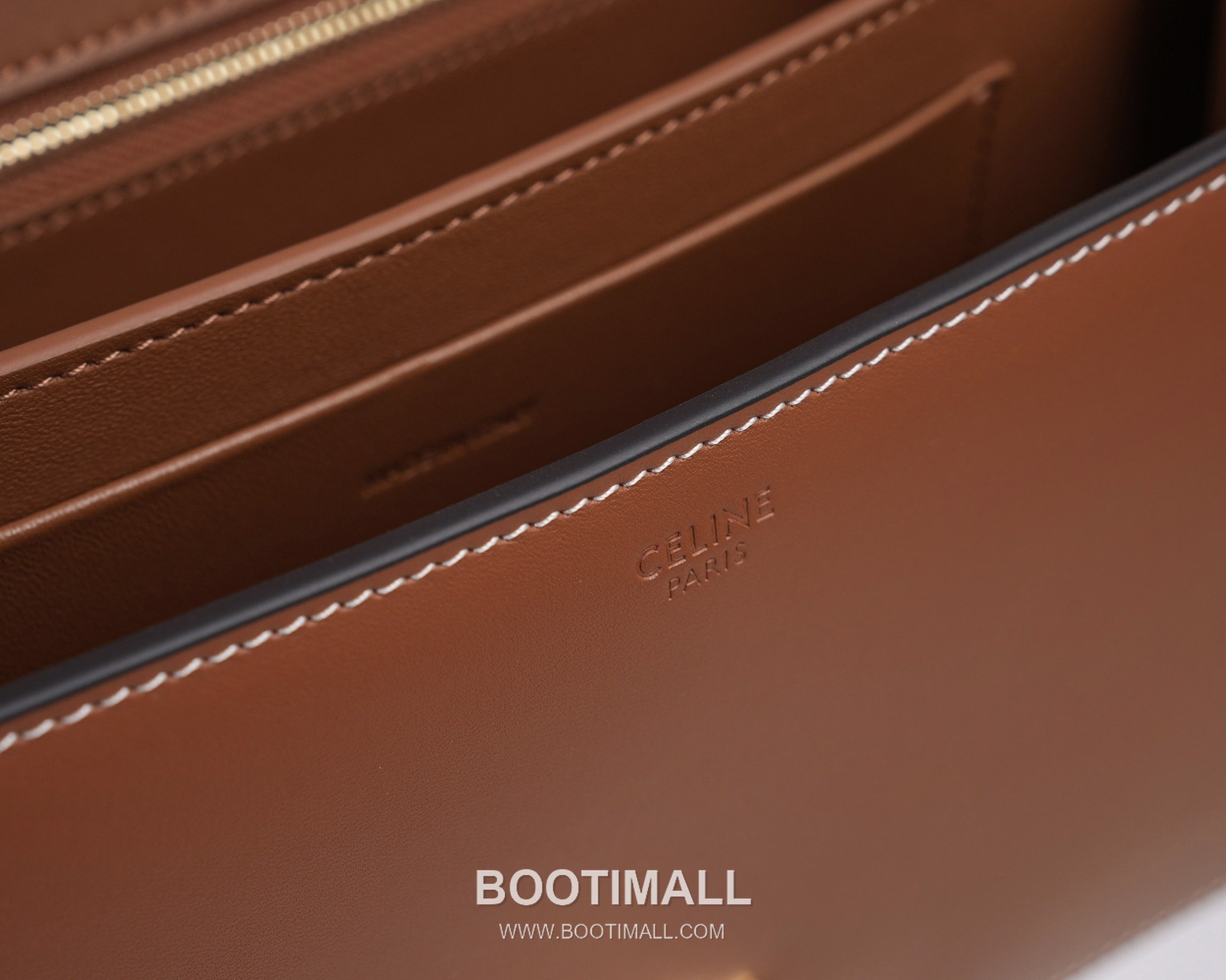 Celine Calfskin Leather Shoulder Bag with Chain Strap Detail 셀린느 스몰 카프스킨 블랙 숄더백 L102U3 25.5cm 9