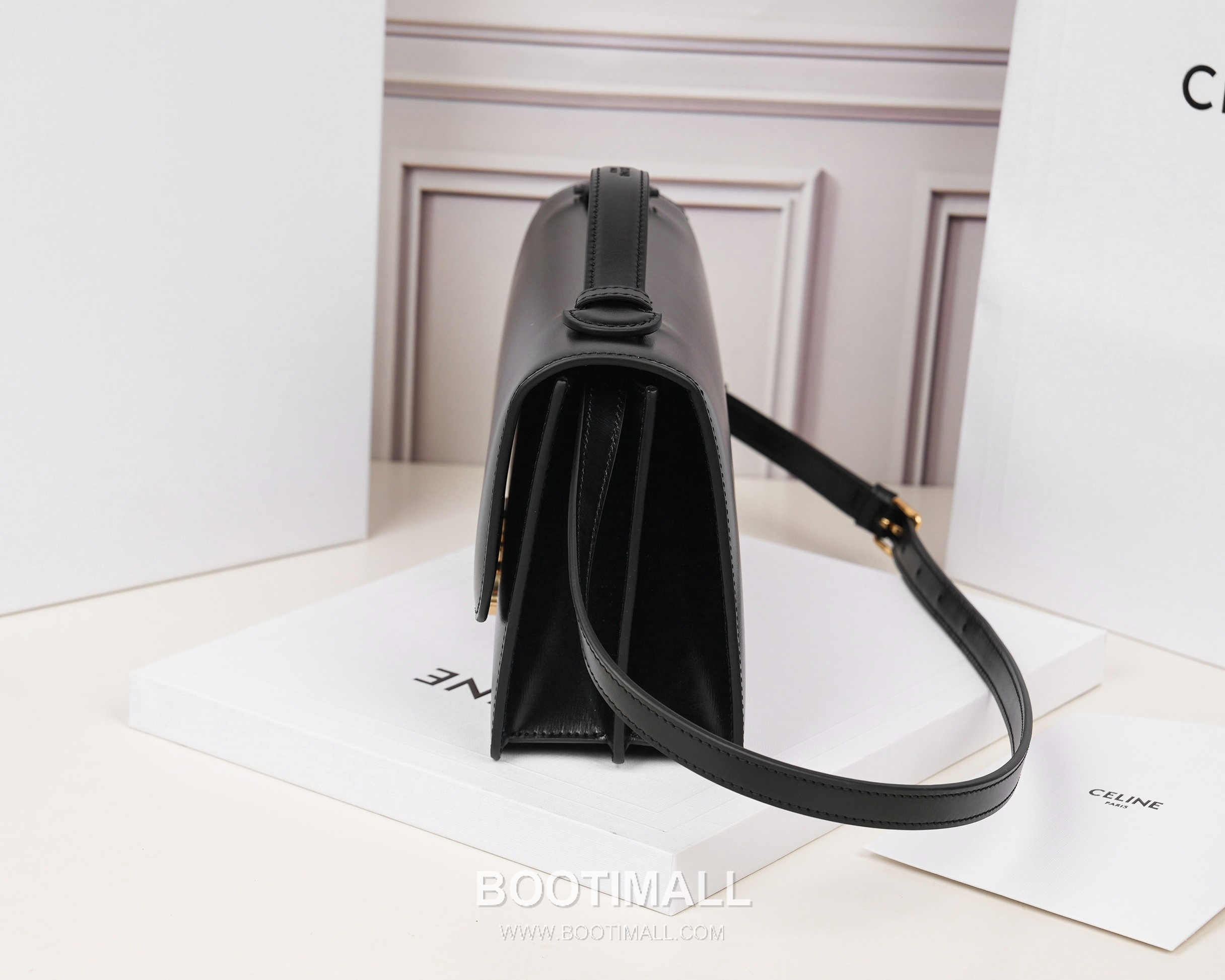 Celine Calfskin Leather Shoulder Bag with Chain Strap Detail 셀린느 스몰 카프스킨 블랙 숄더백 L102U3 25.5cm 3