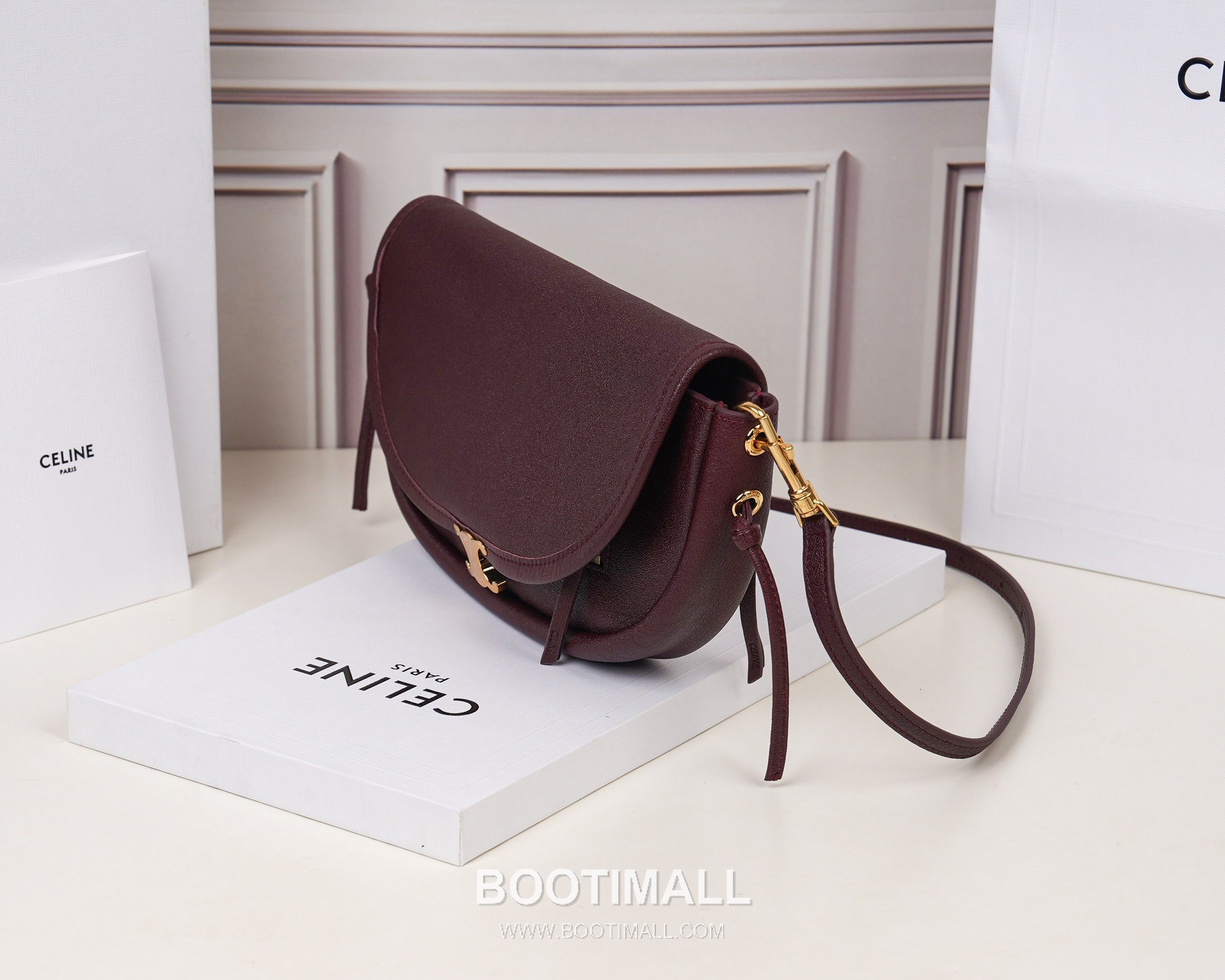 Celine Calfskin Leather Shoulder Bag with Chain Strap Detail 셀린느 스몰 카프스킨 블랙 숄더백 L102U3 25.5cm 3