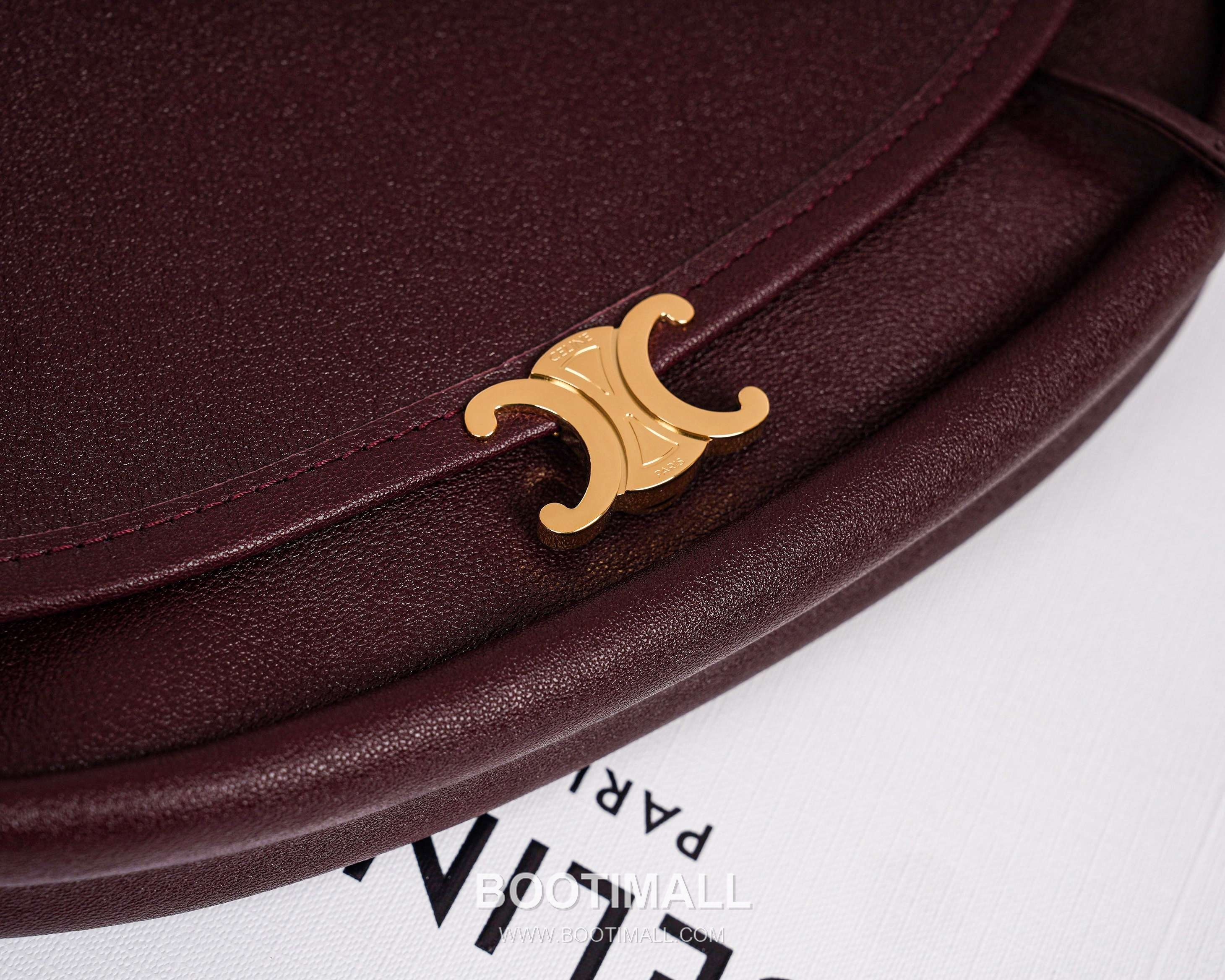 Celine Calfskin Leather Shoulder Bag with Chain Strap Detail 셀린느 스몰 카프스킨 블랙 숄더백 L102U3 25.5cm 7