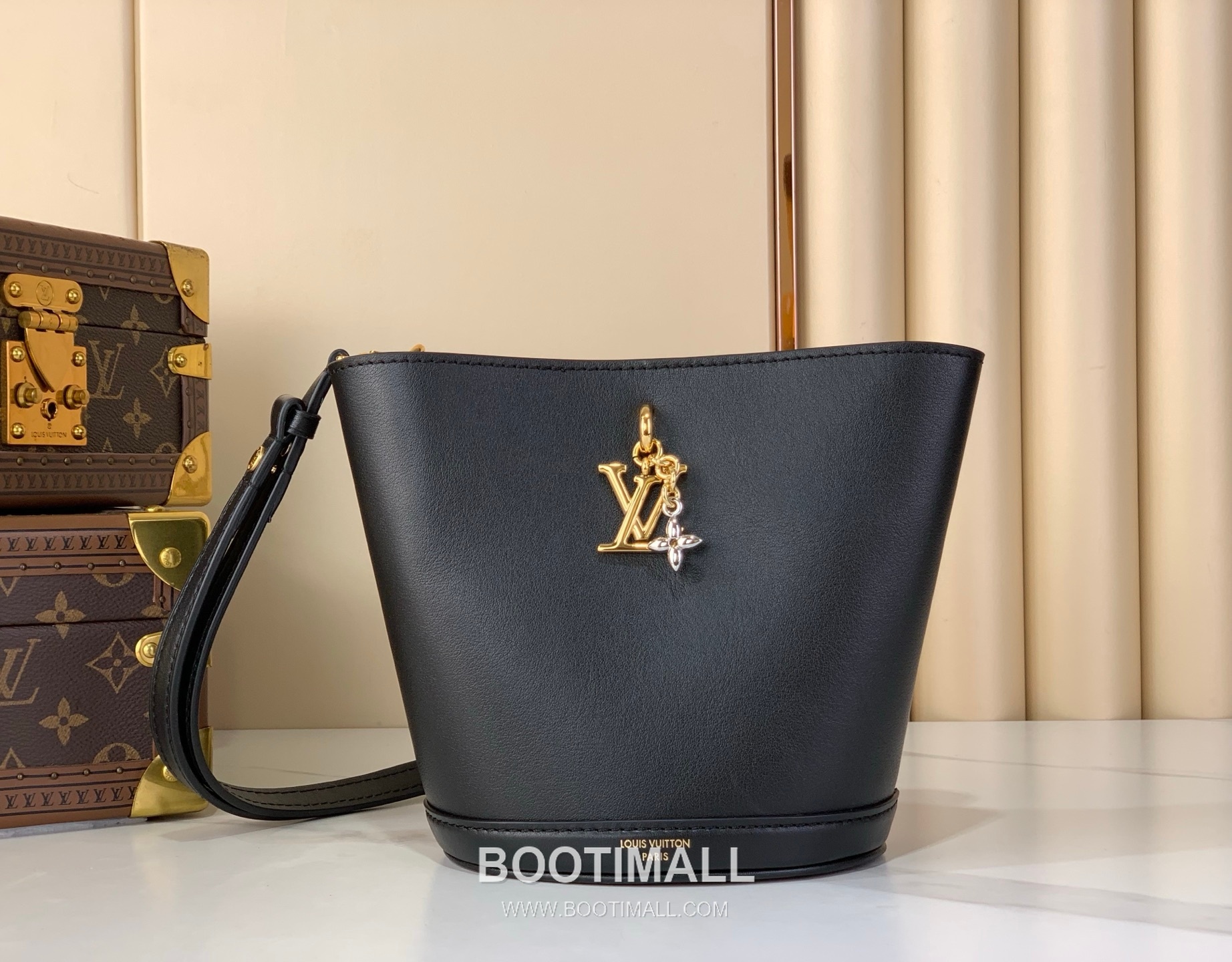 Miu Miu Small Briefcase Python Leather Top Handle Bag with Steel Hardware Detail 미우미우 스몰 브리프케이스 파이톤 레더 핑크 탑핸들백 F0020m 30cm 7