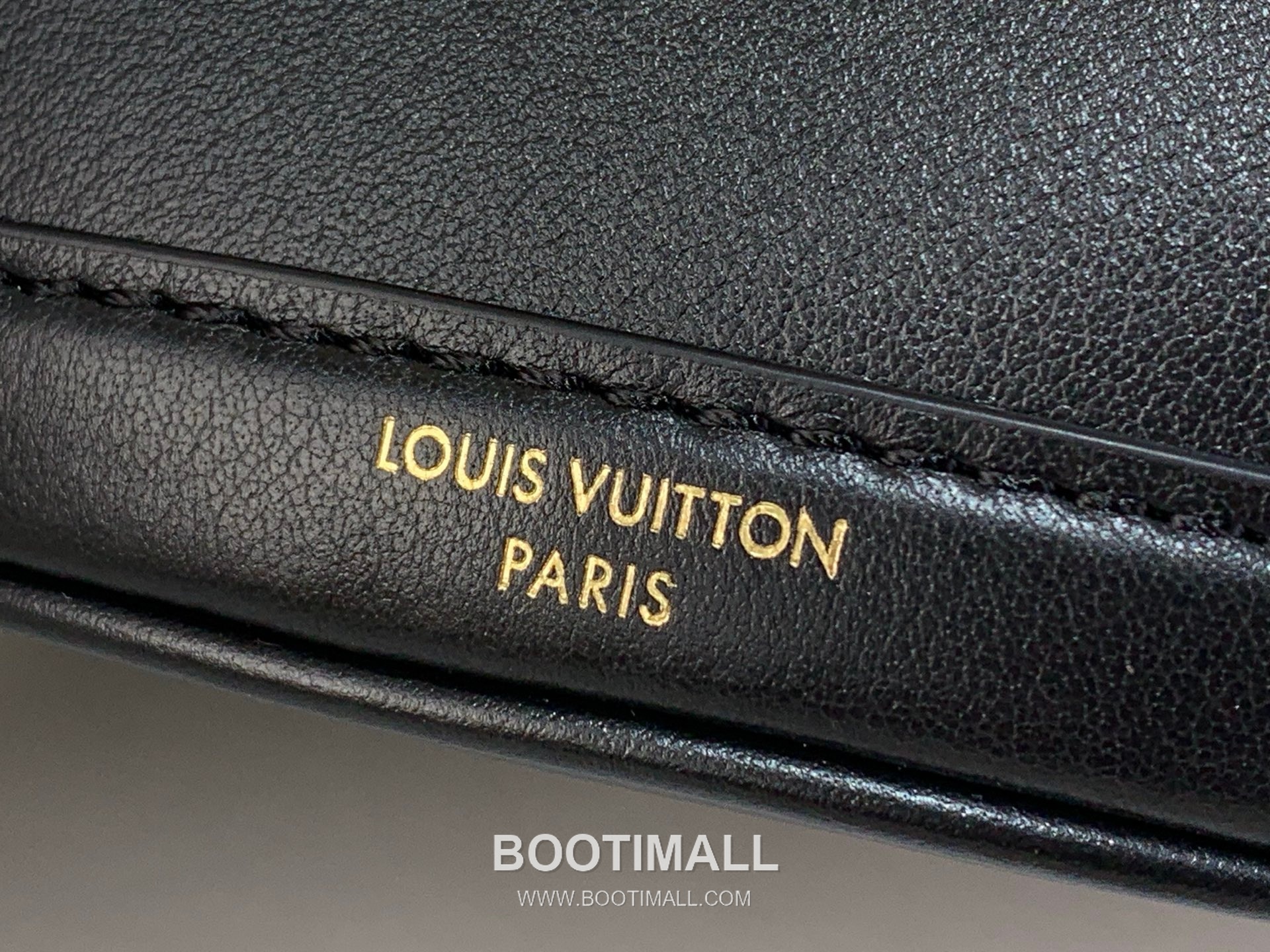 Miu Miu Small Briefcase Python Leather Top Handle Bag with Steel Hardware Detail 미우미우 스몰 브리프케이스 파이톤 레더 핑크 탑핸들백 F0020m 30cm 13